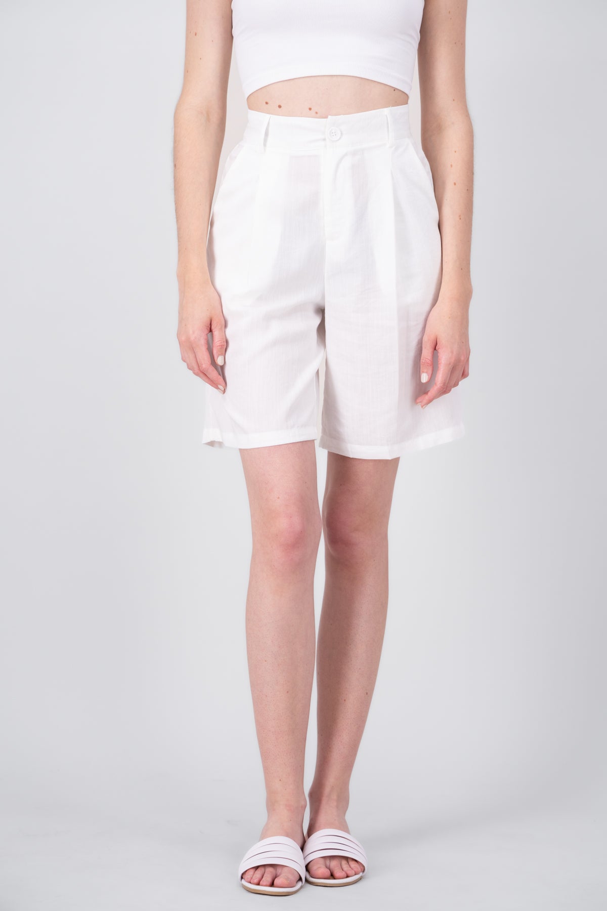 Long shorts with waistband and hyppsters button WHITE