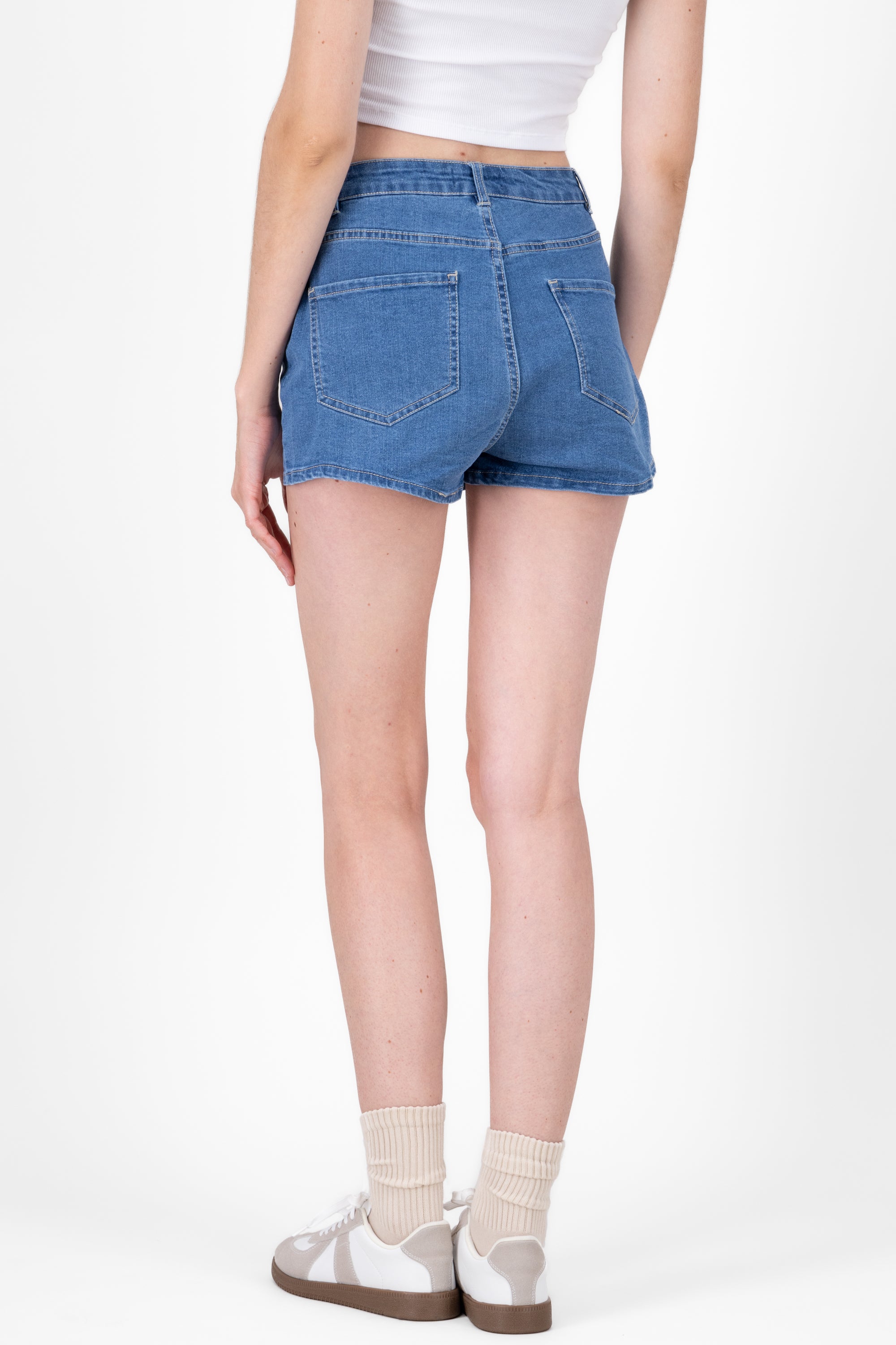 Falda short cruzada detalle botones MEDIUM WASH