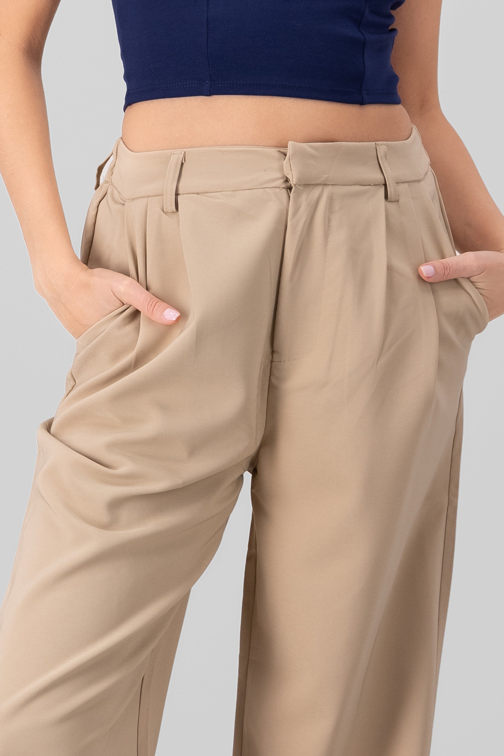 Pantalon recto detalle pinzas BEIGE