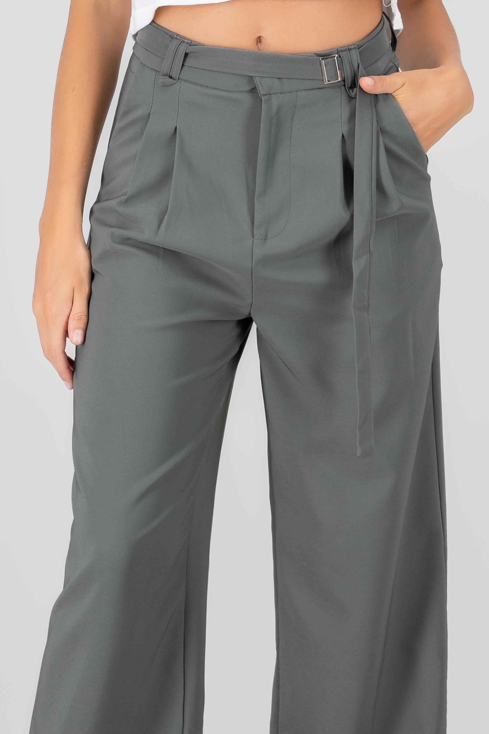 Pantalon amplio pinzas detalle cinturon SAGE