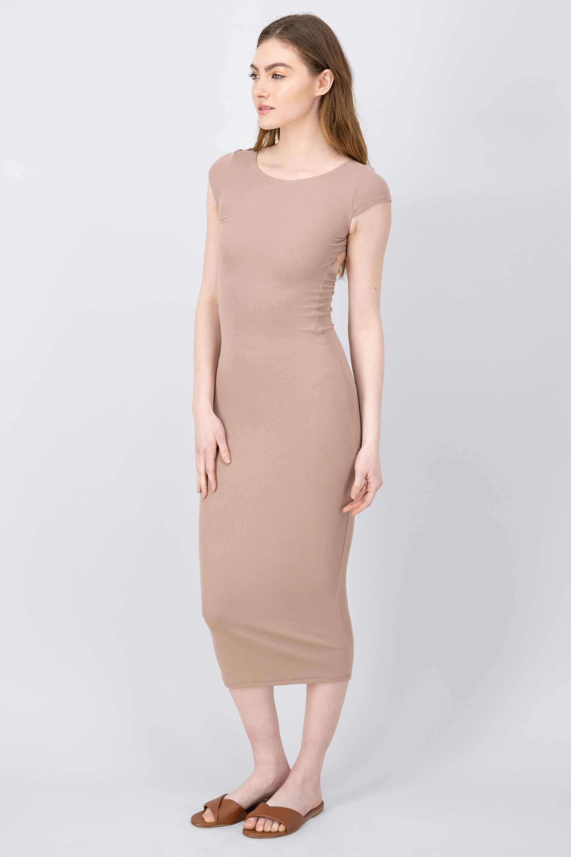 RIB DRESS WITH DISCOVERED BACK Taupe