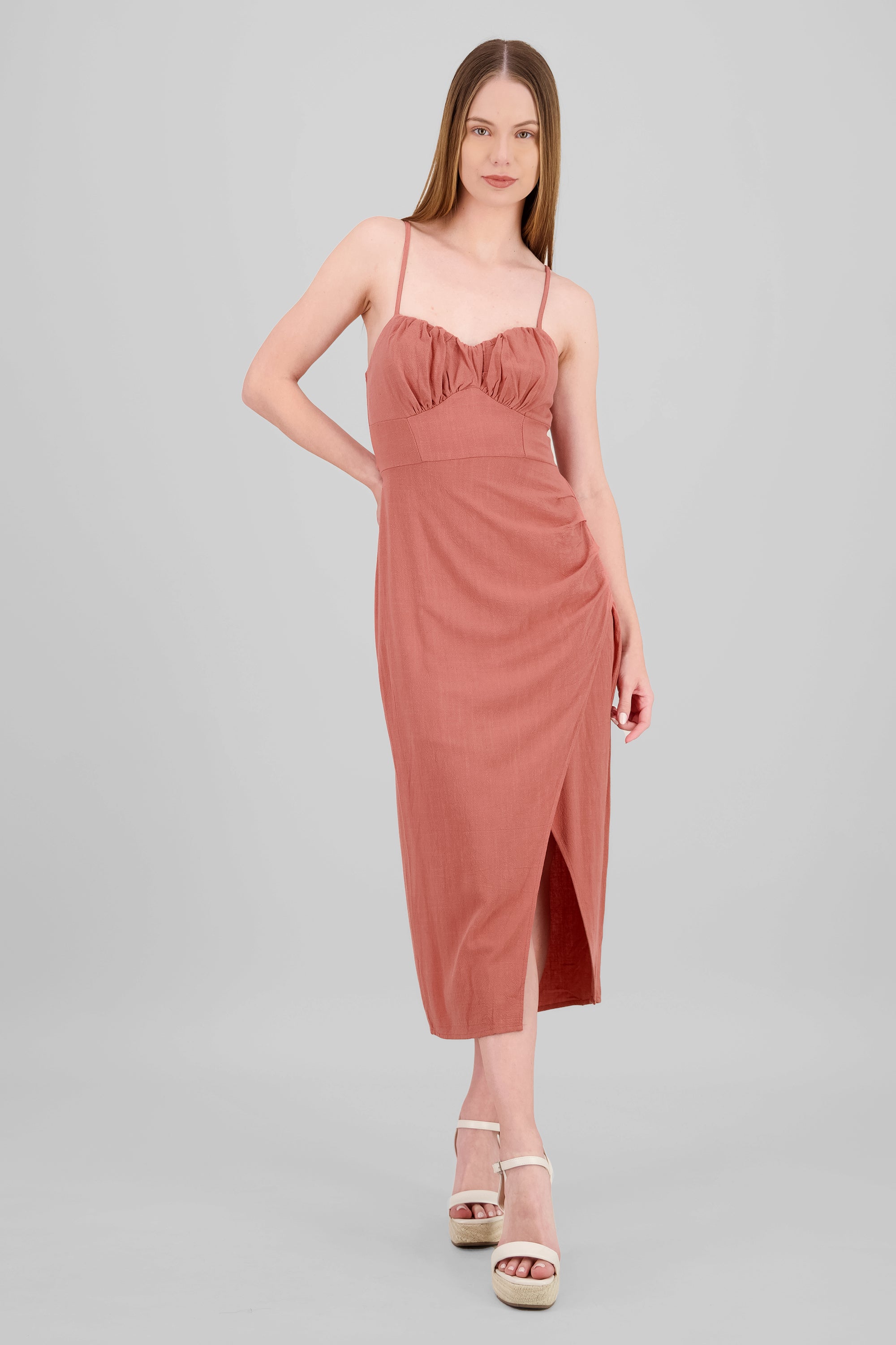 Vestido maxi abertura pierna LADRILLO