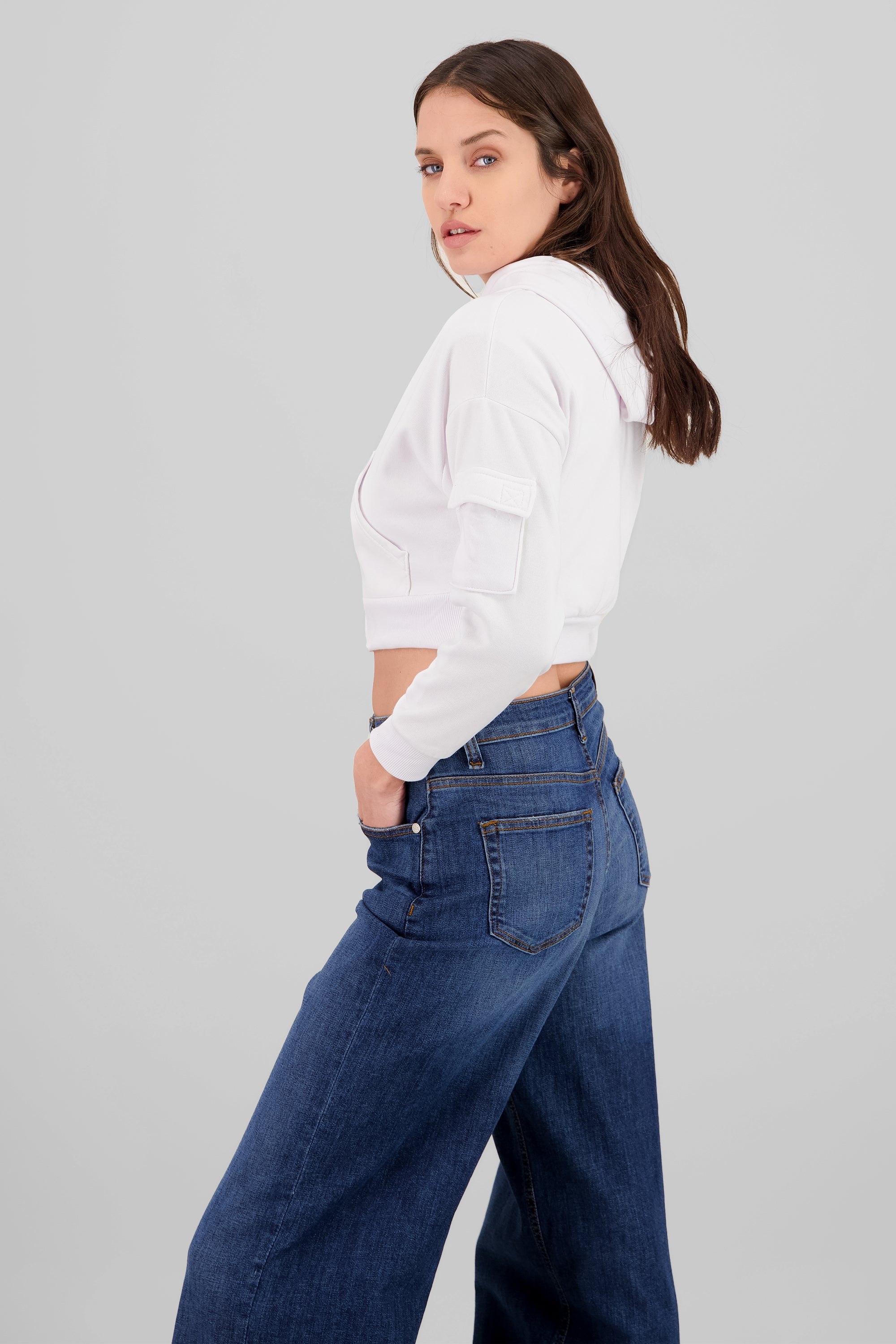 Sudadera cropped con bolsa cargo BLANCO