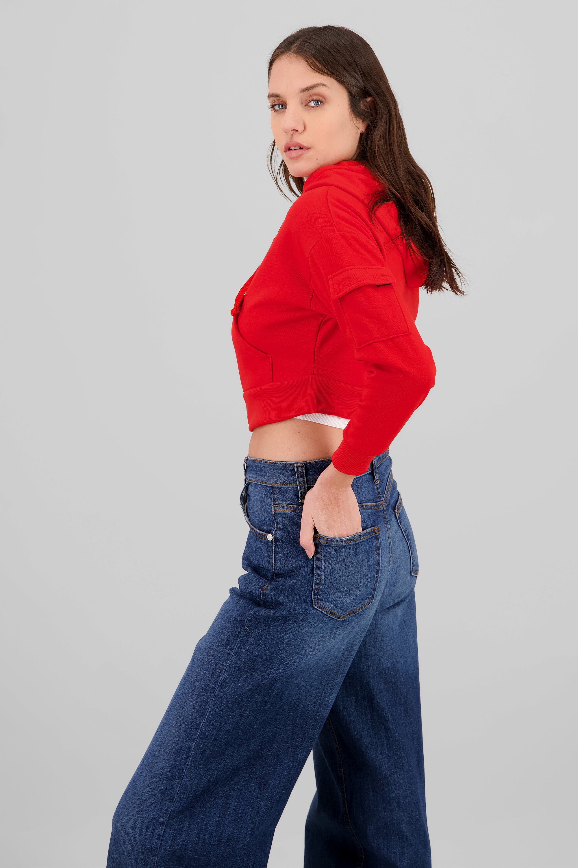 Sudadera cropped con bolsa cargo ROJO