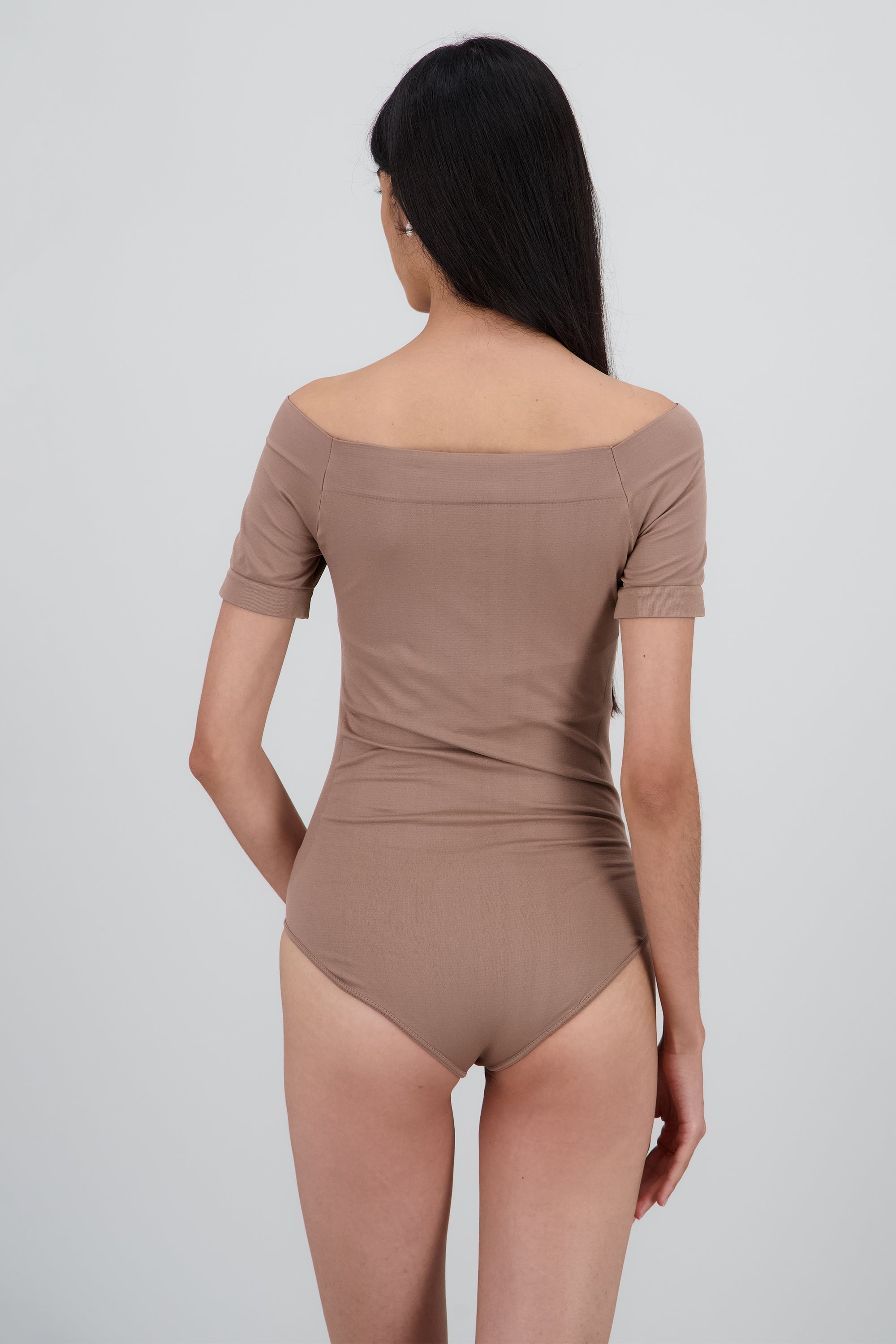 Bodysuit Liso Hombros Descubiertos CAFE