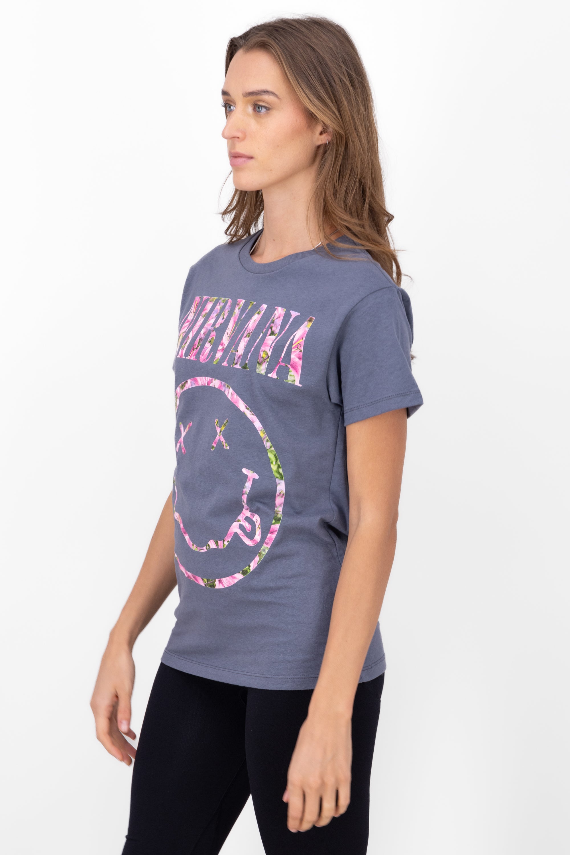 Nirvana Playera Face Flowers Short Manga Over Dark gray