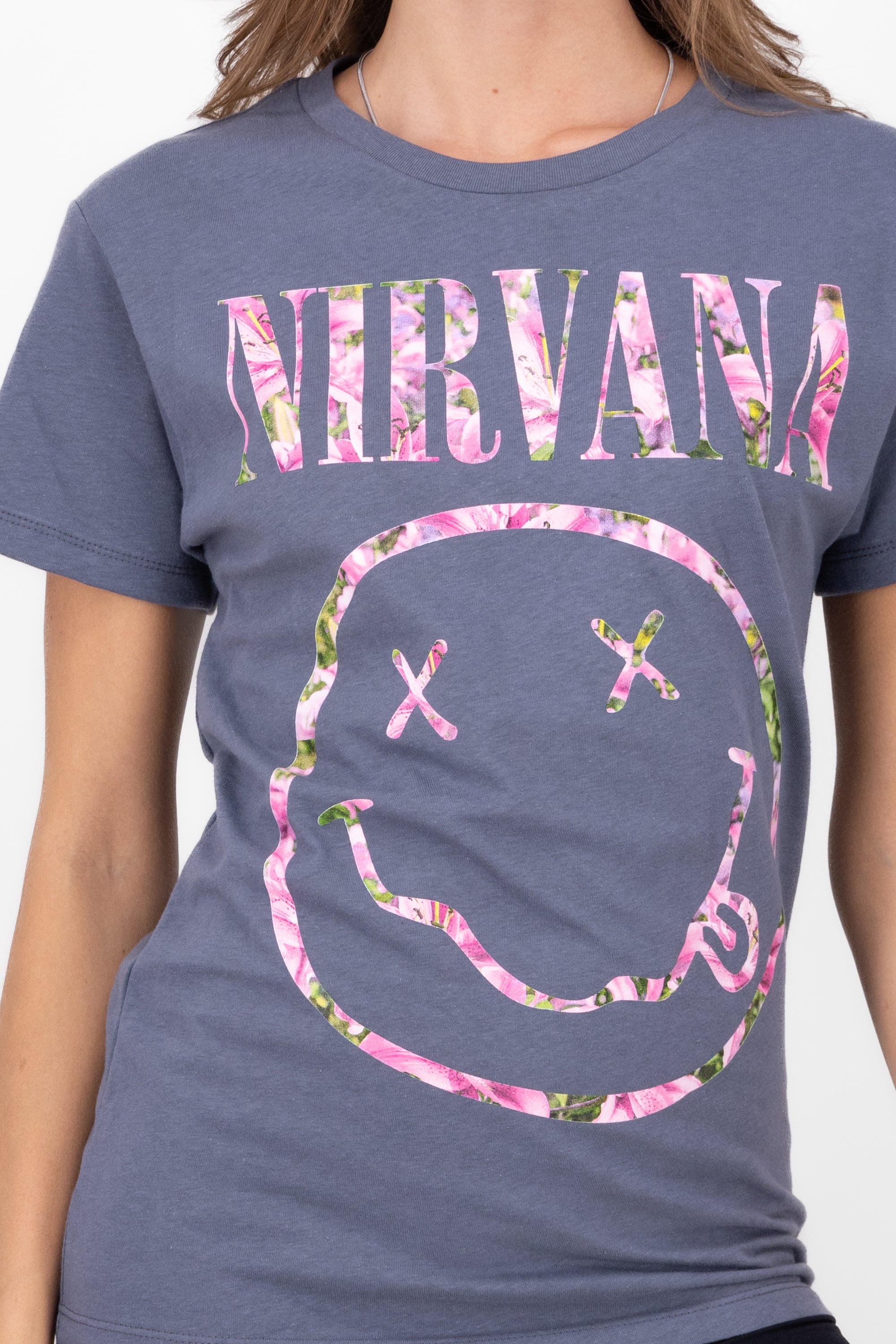 Nirvana Playera Face Flowers Short Manga Over Dark gray