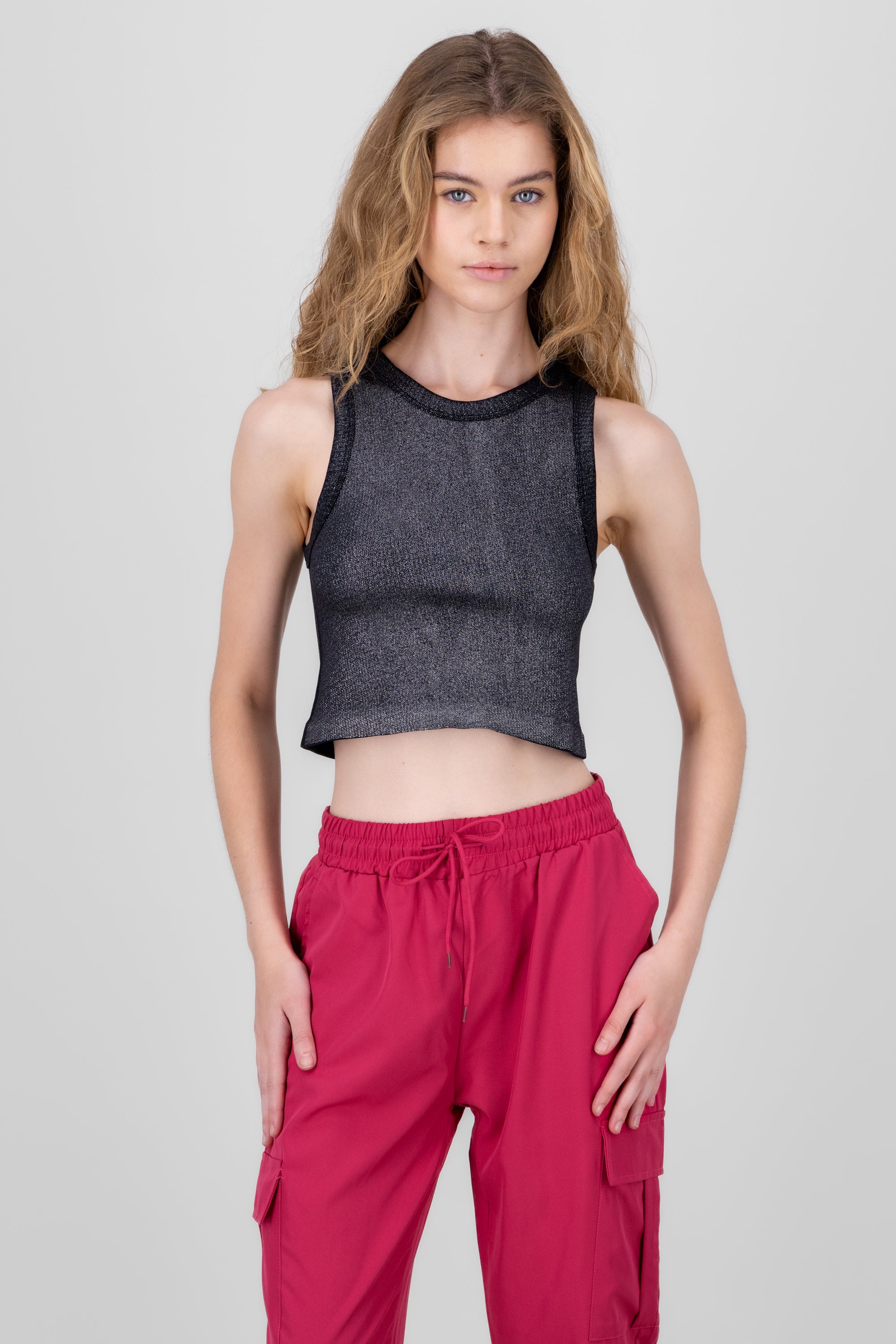 Top sin mangas con brillos en seamless NEGRO