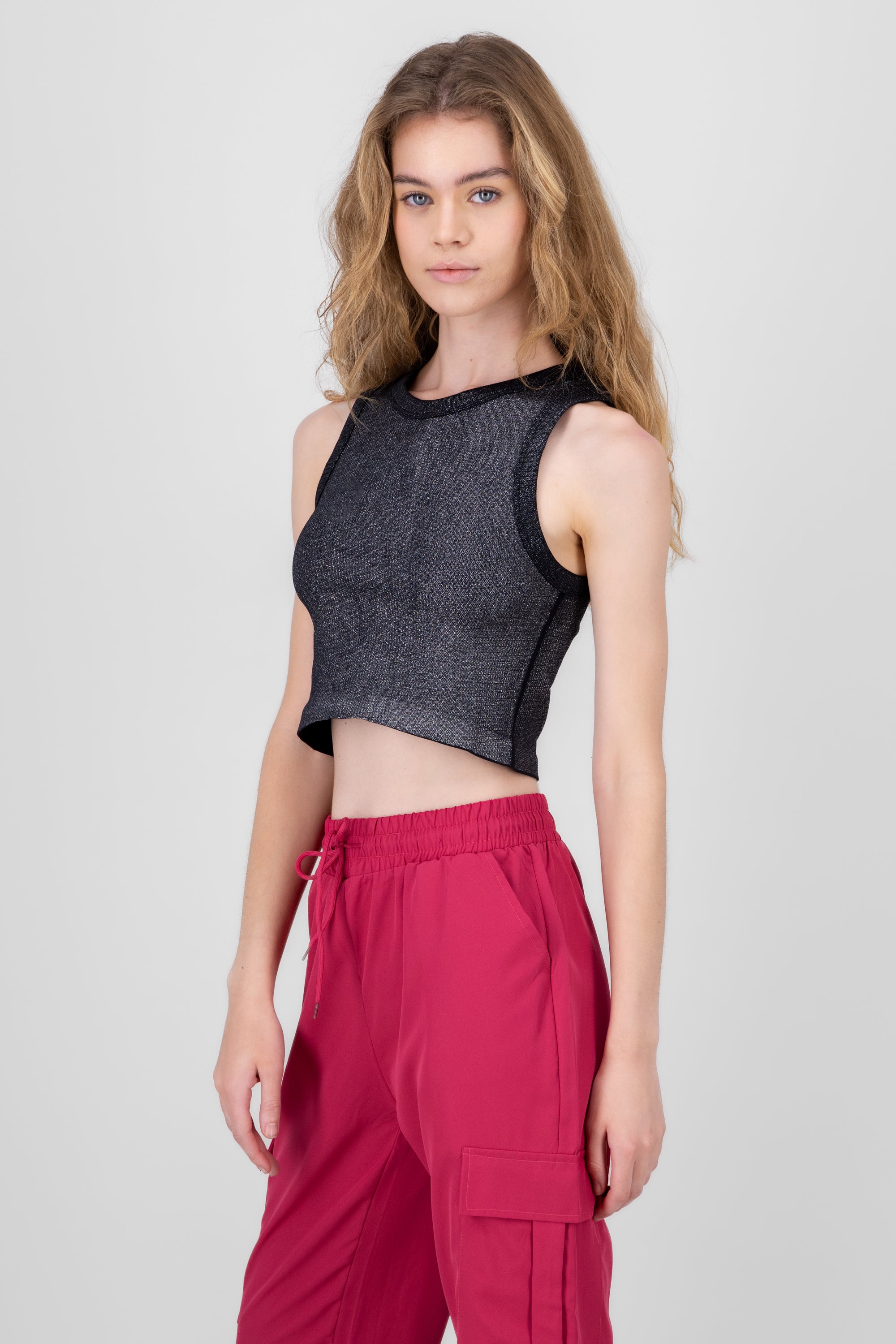 Top sin mangas con brillos en seamless NEGRO