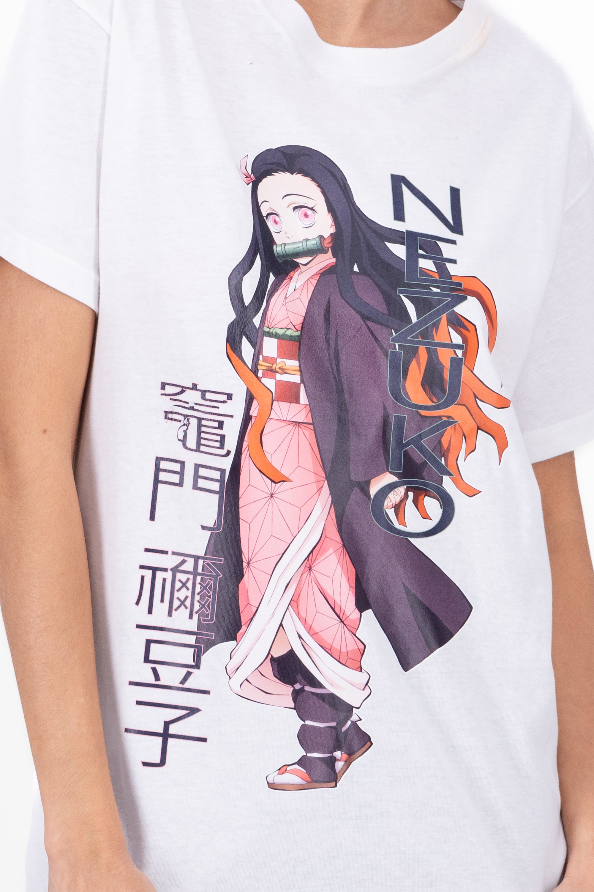 Playera Nezuko Over WHITE