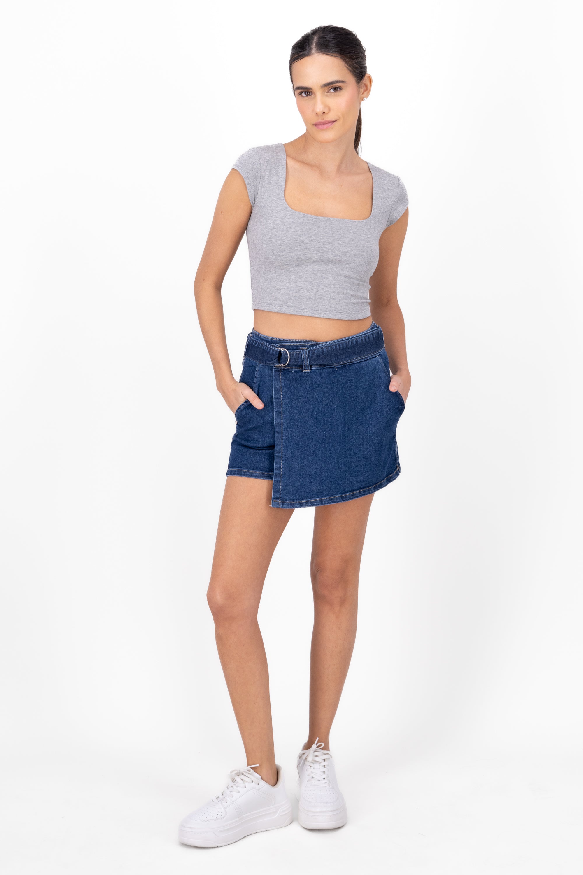 Crucade short skirt with belt Stone