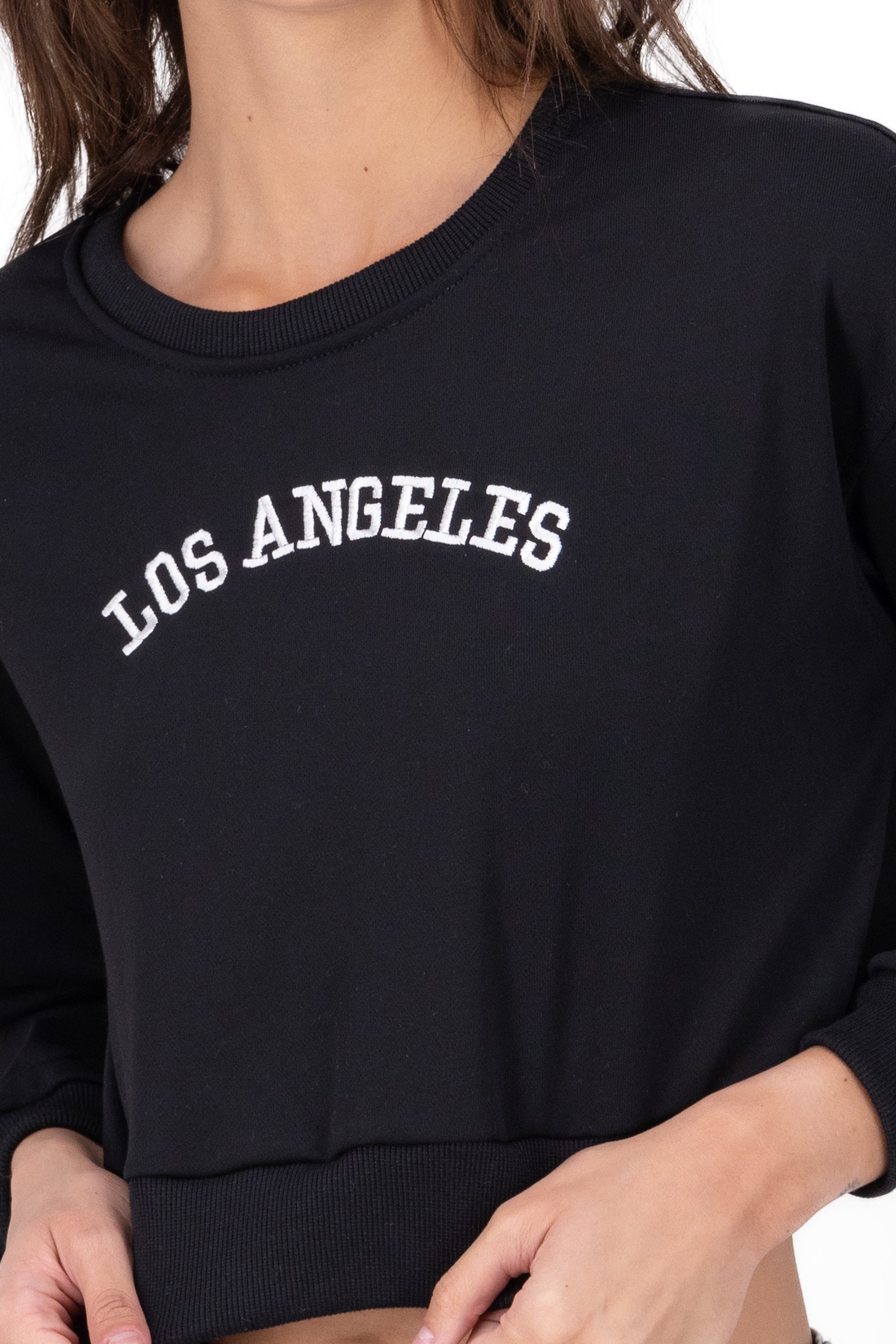 Sudadera cropped los angeles NEGRO