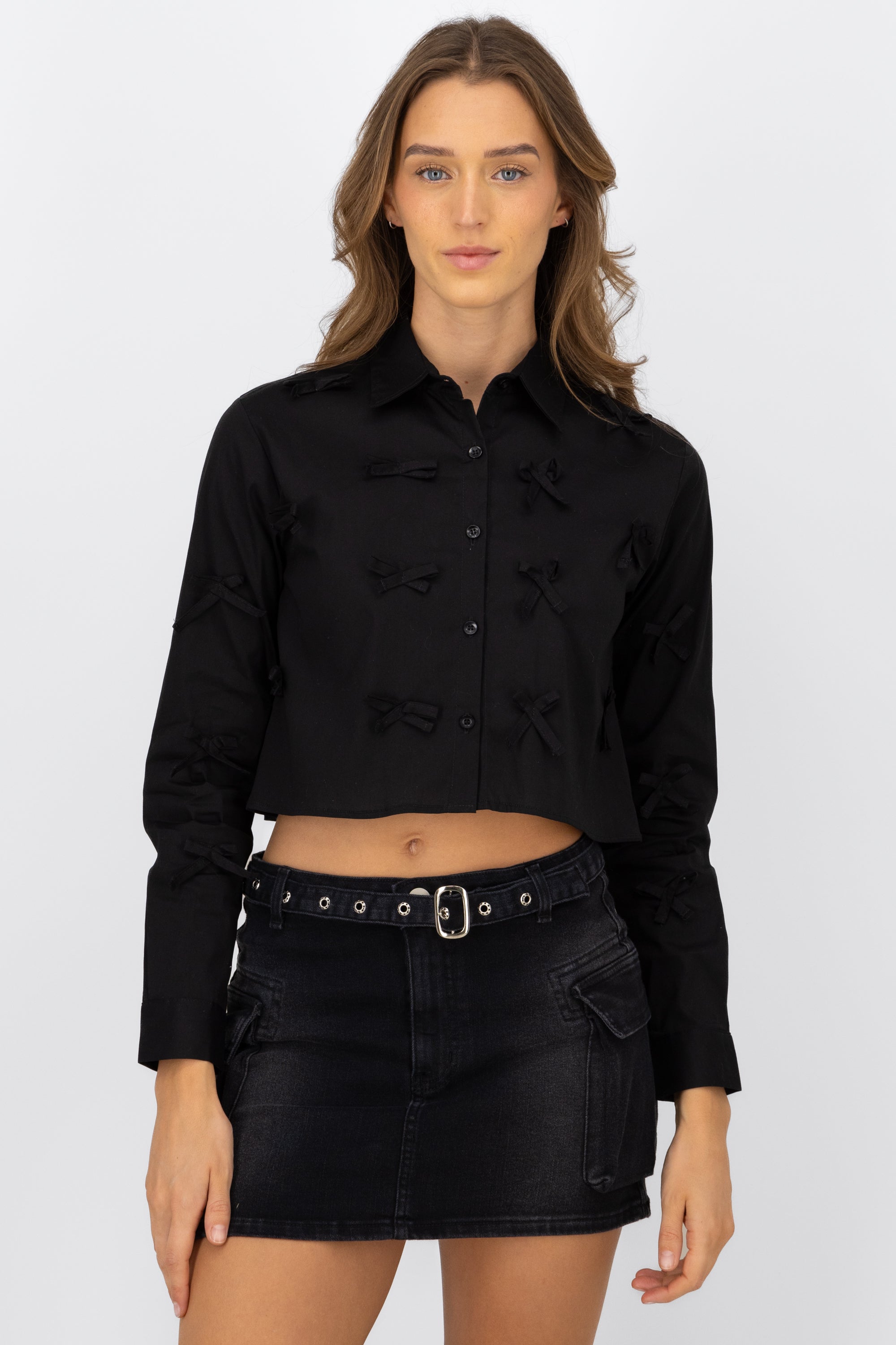 Camisa crop detalle moños NEGRO