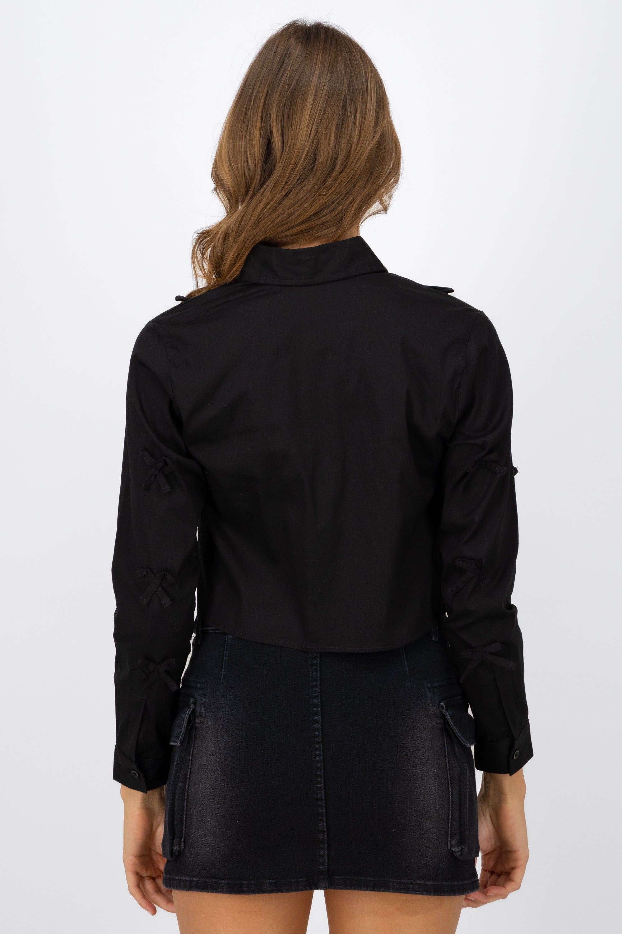 Camisa crop detalle moños NEGRO