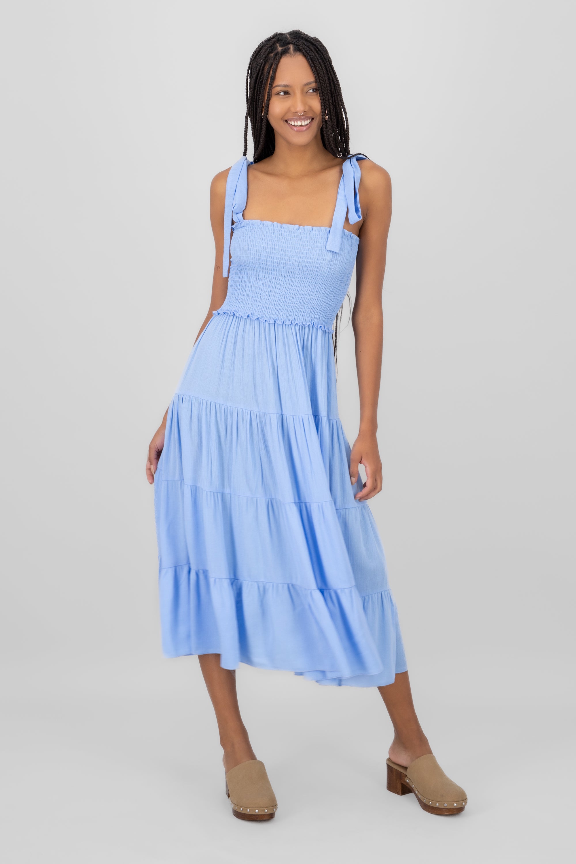 Vestido maxi olanes detalle moños AZUL PASTEL