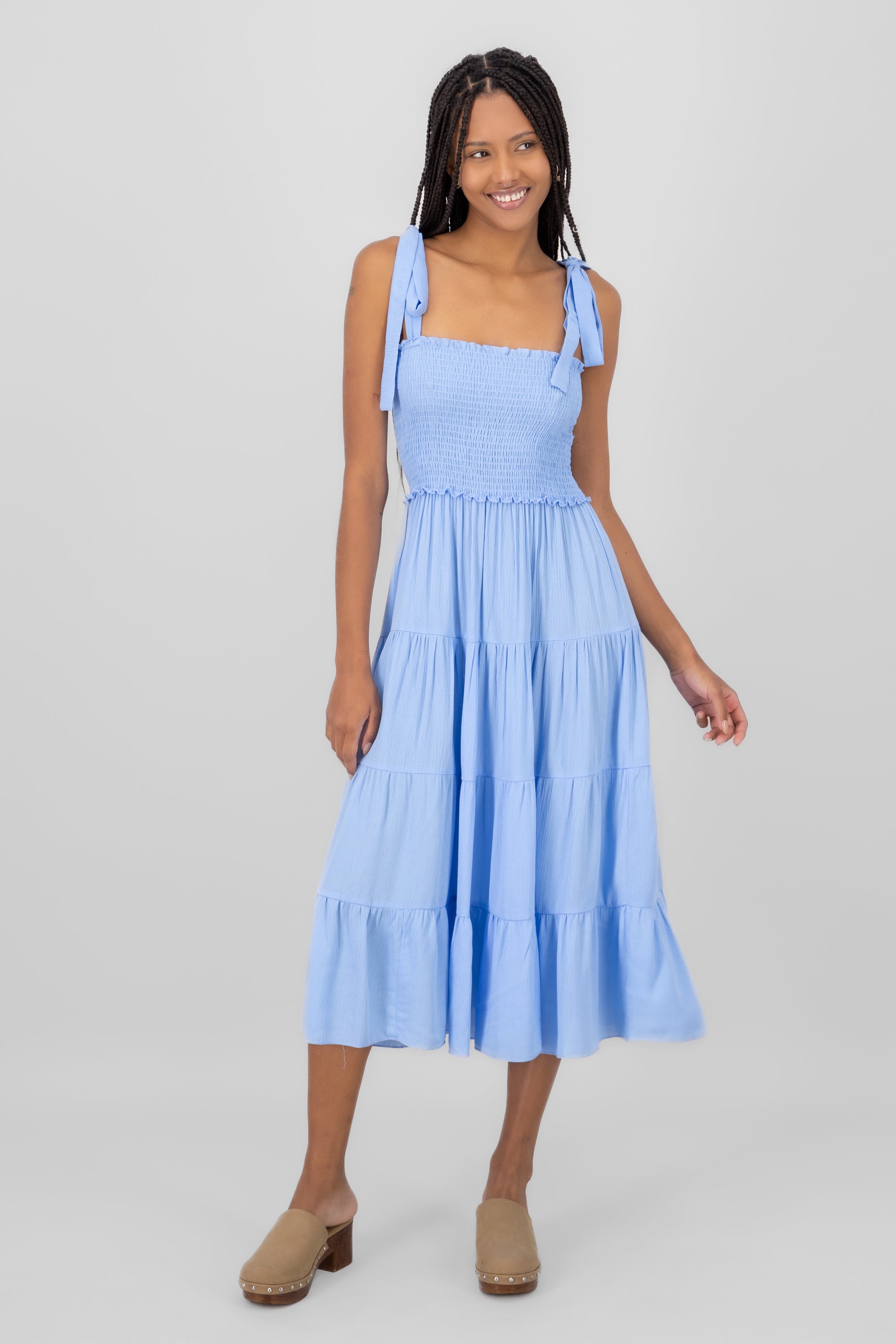 Vestido maxi olanes detalle moños AZUL PASTEL