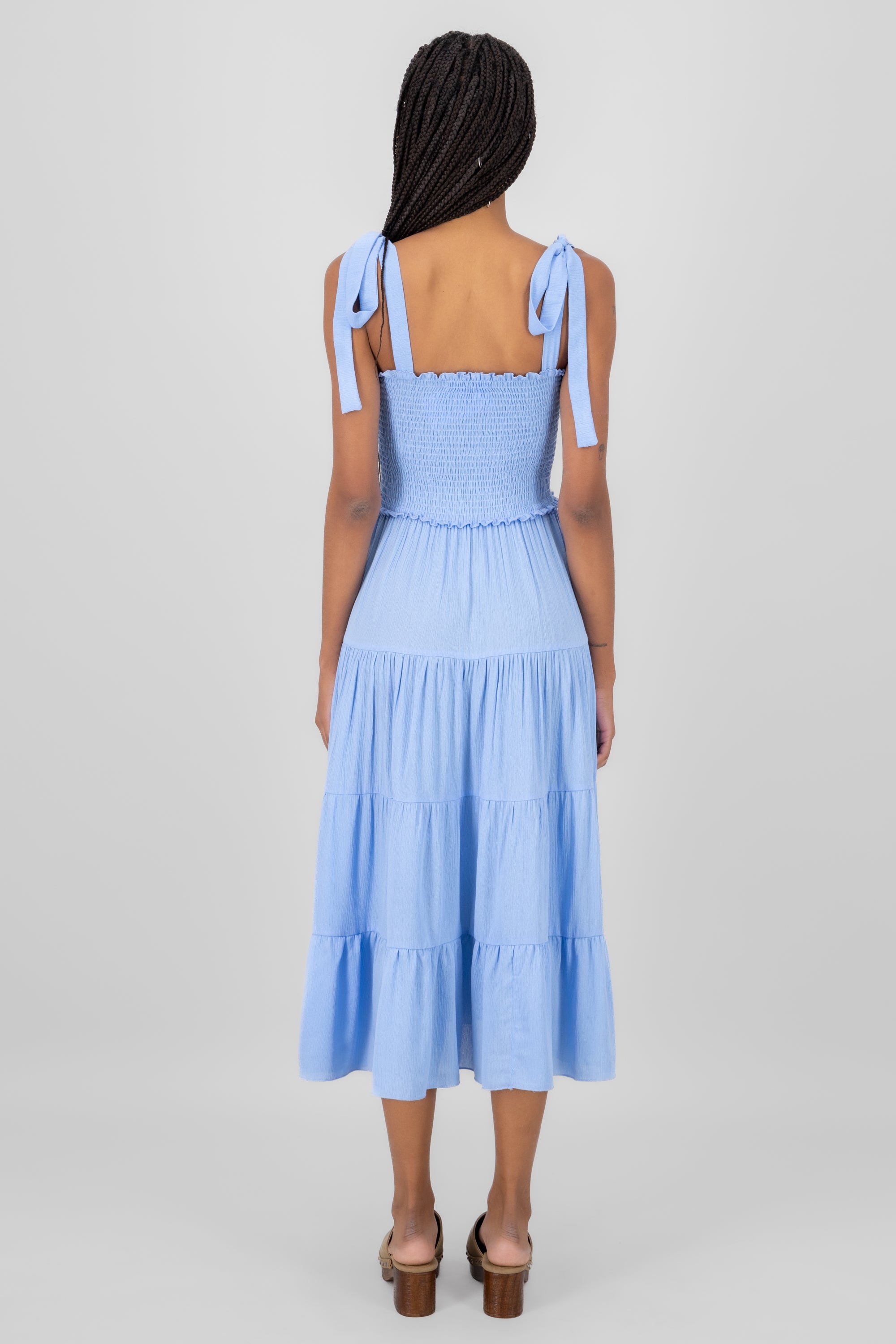 Vestido maxi olanes detalle moños AZUL PASTEL