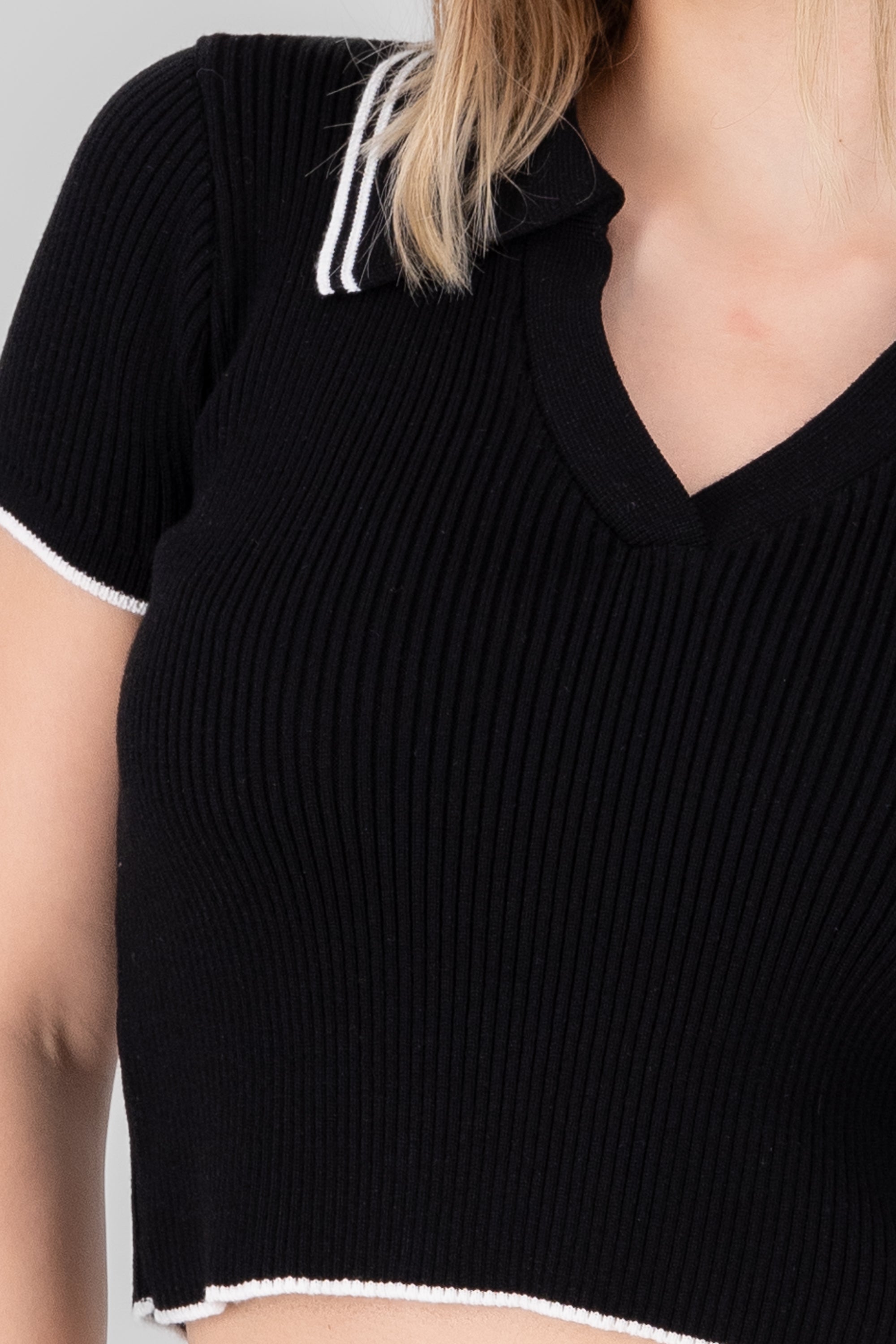 TOP POLO FABRIC CONTRAST COLOR HYPSters Black Combo