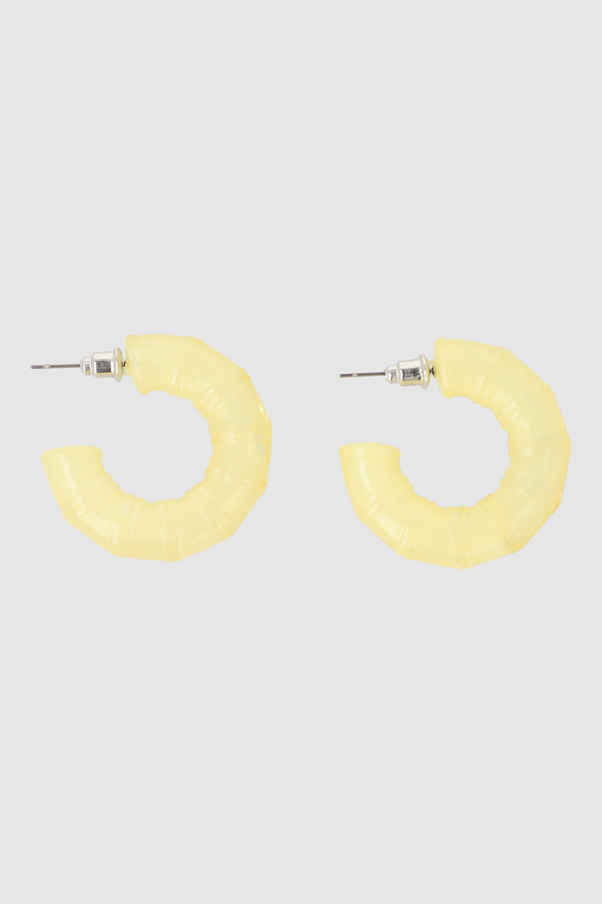 Aretes de flor perla HUESO