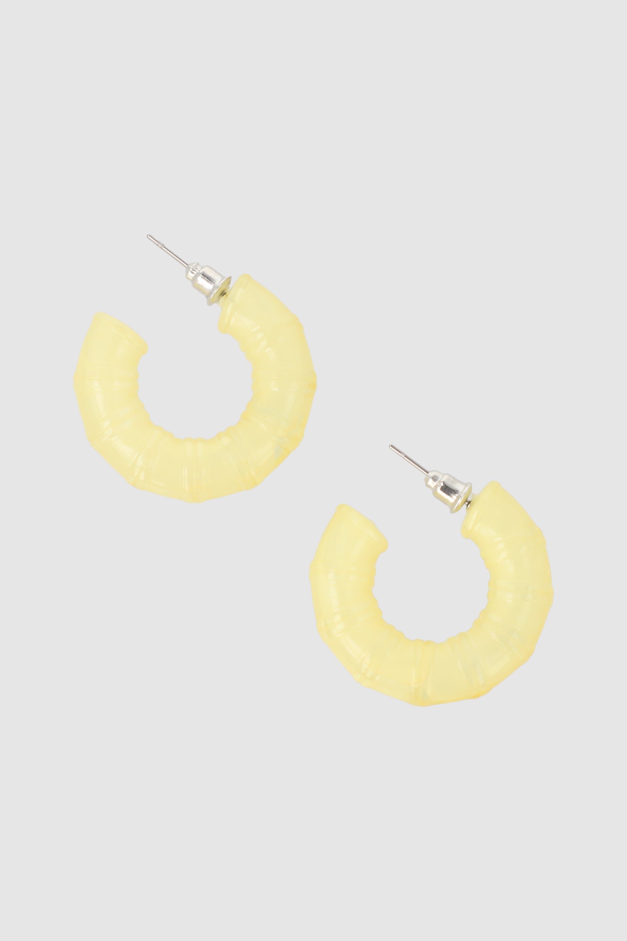 Aretes de flor perla HUESO