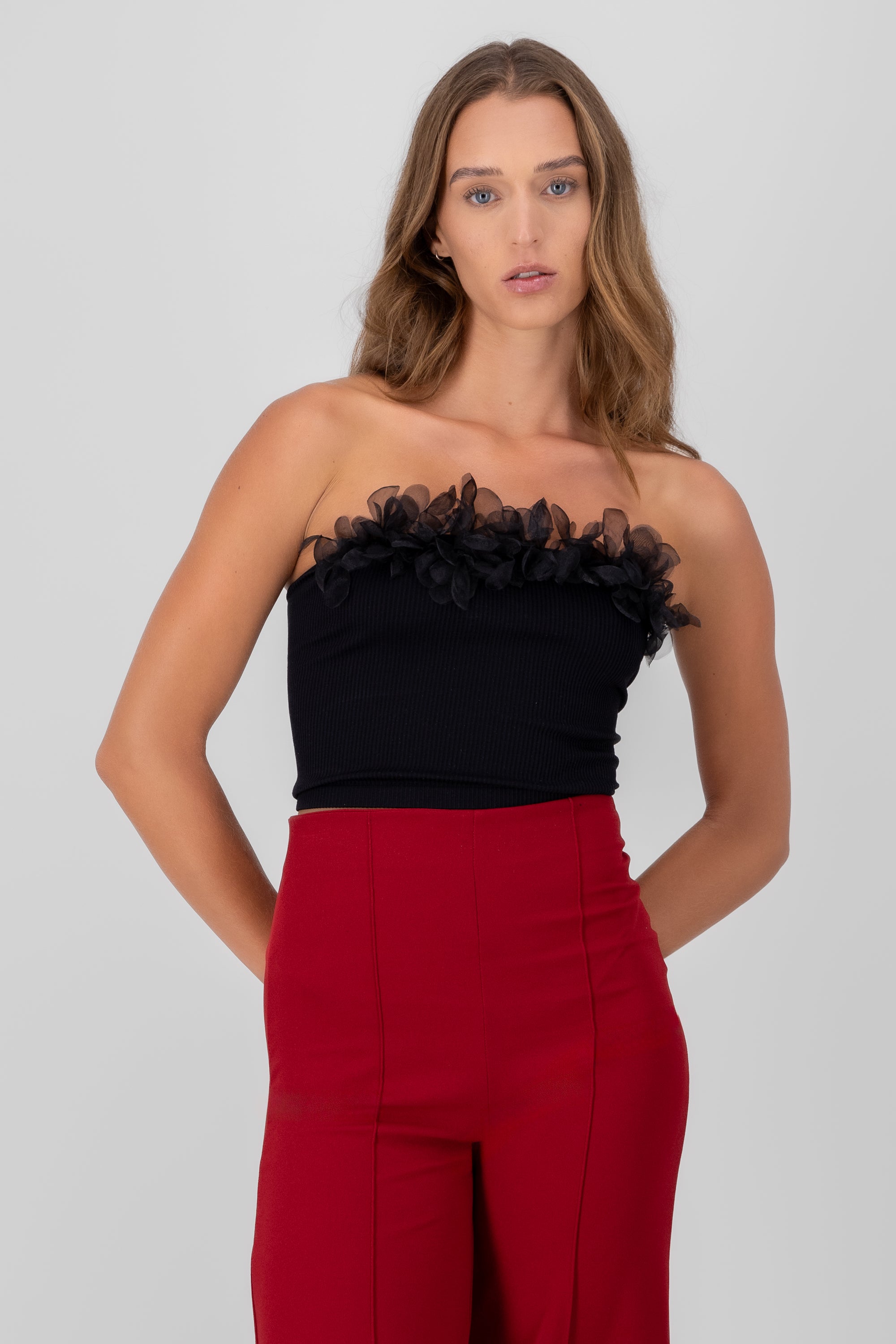Top Seamless in Flower Detail BLACK