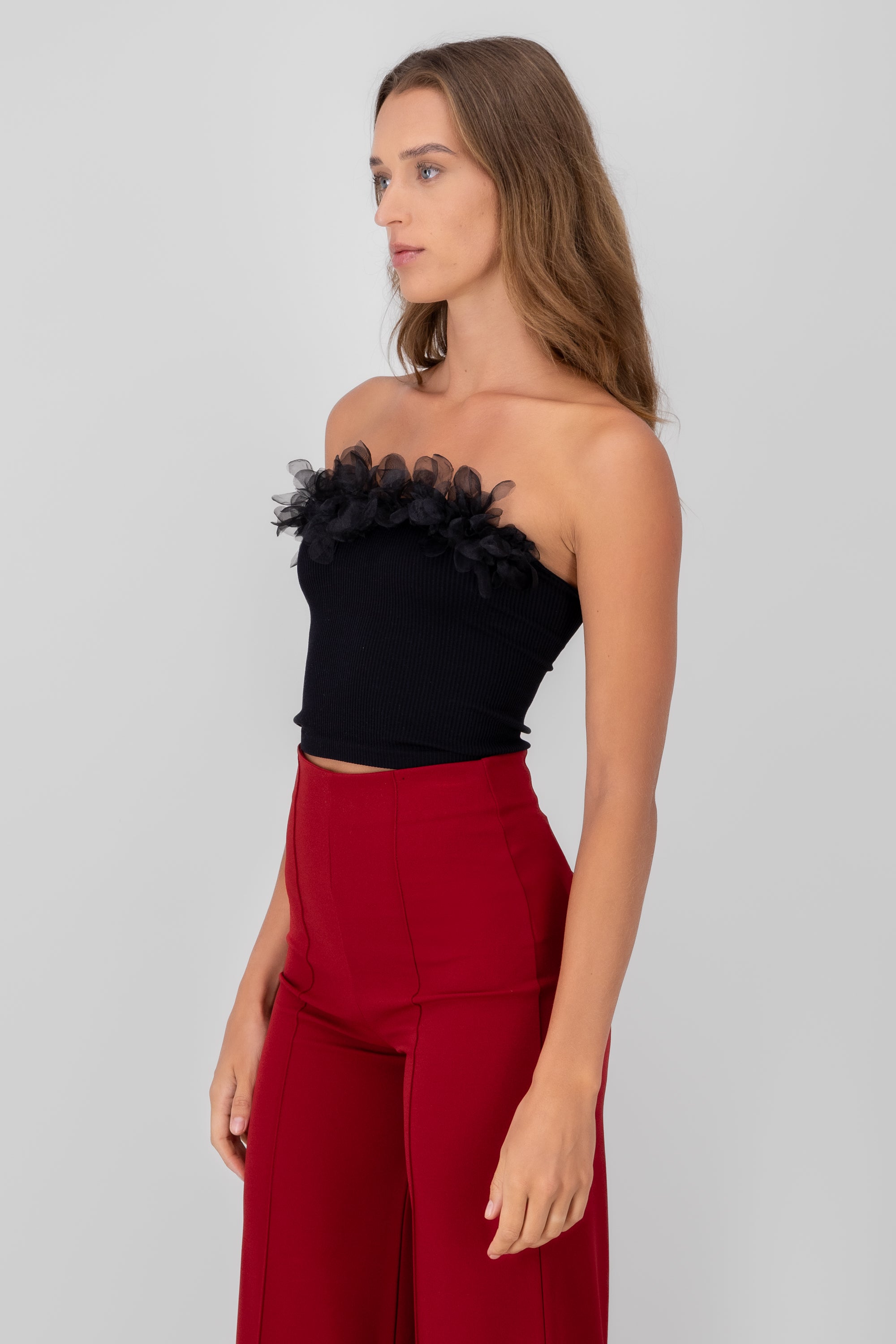 Top Seamless in Flower Detail BLACK
