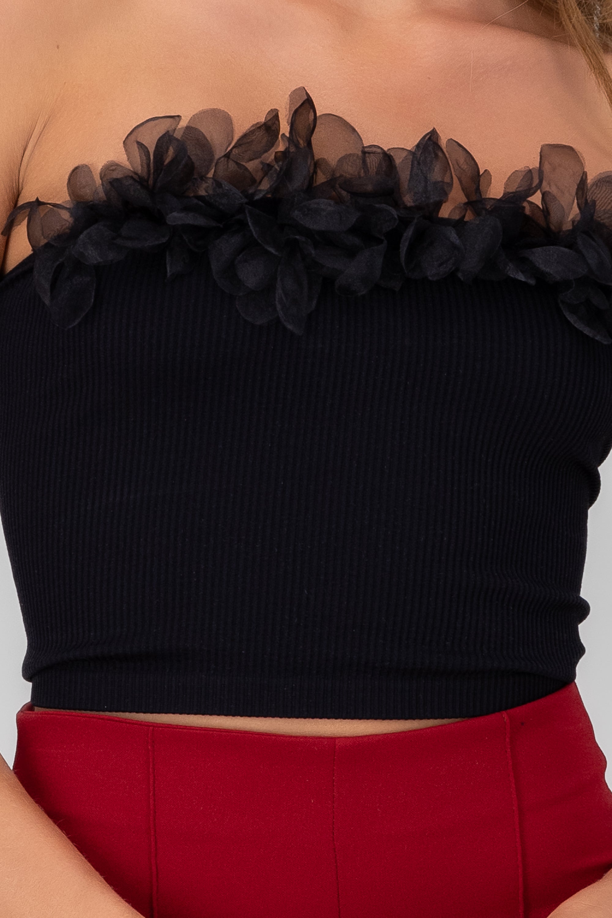 Top Seamless in Flower Detail BLACK