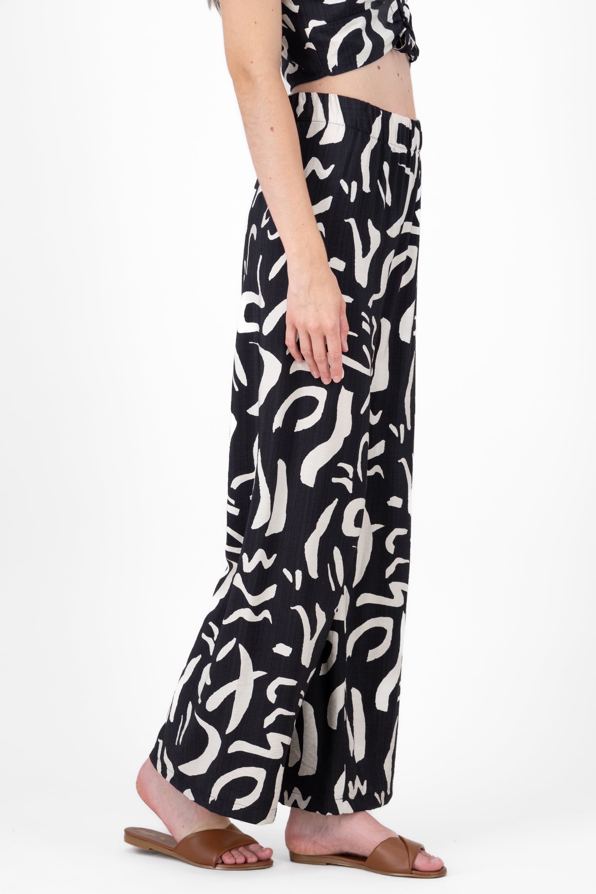 Pantalon fluido detalle estampado NEGRO COMBO