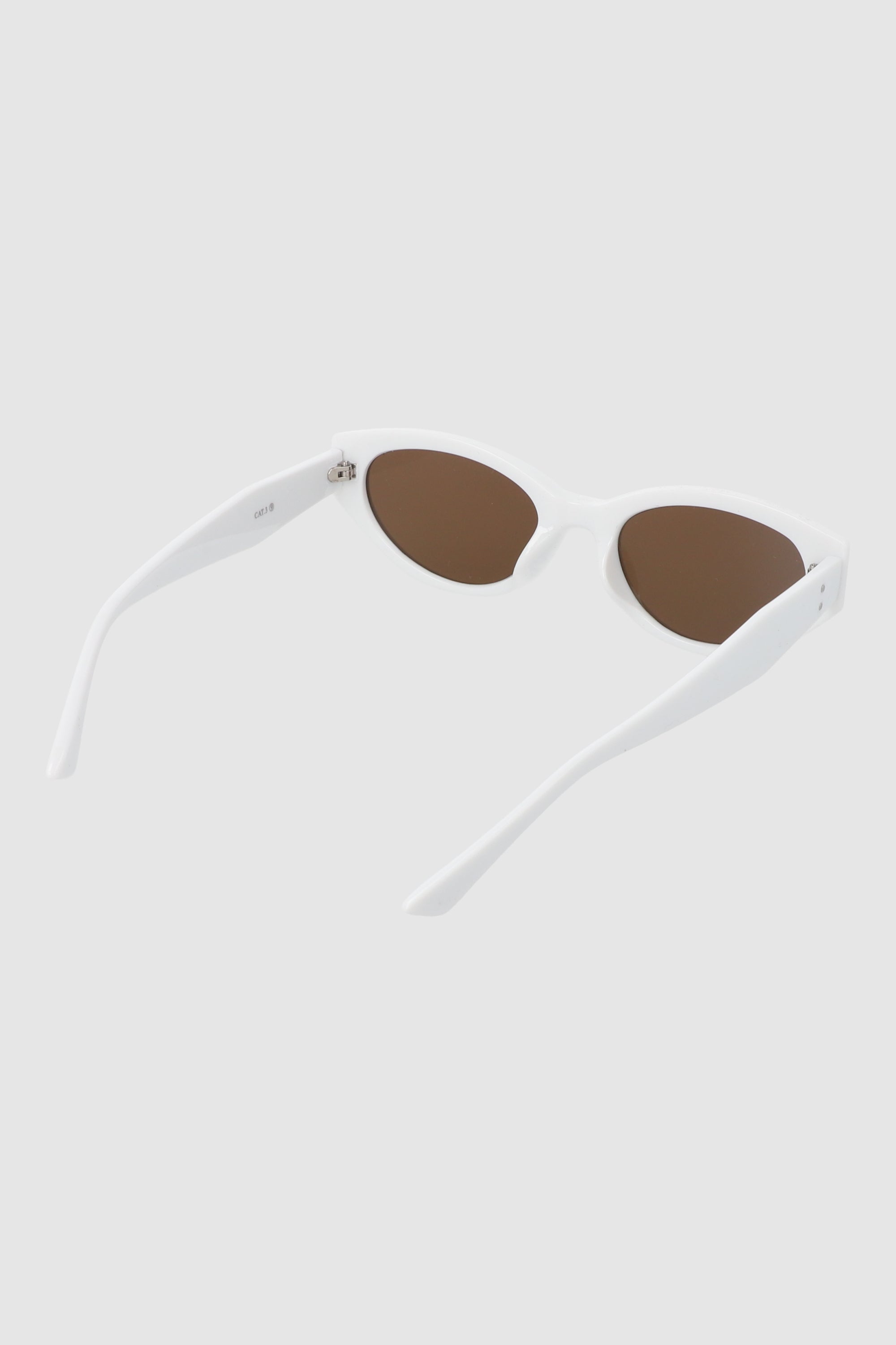 Oval cateye lenses WHITE