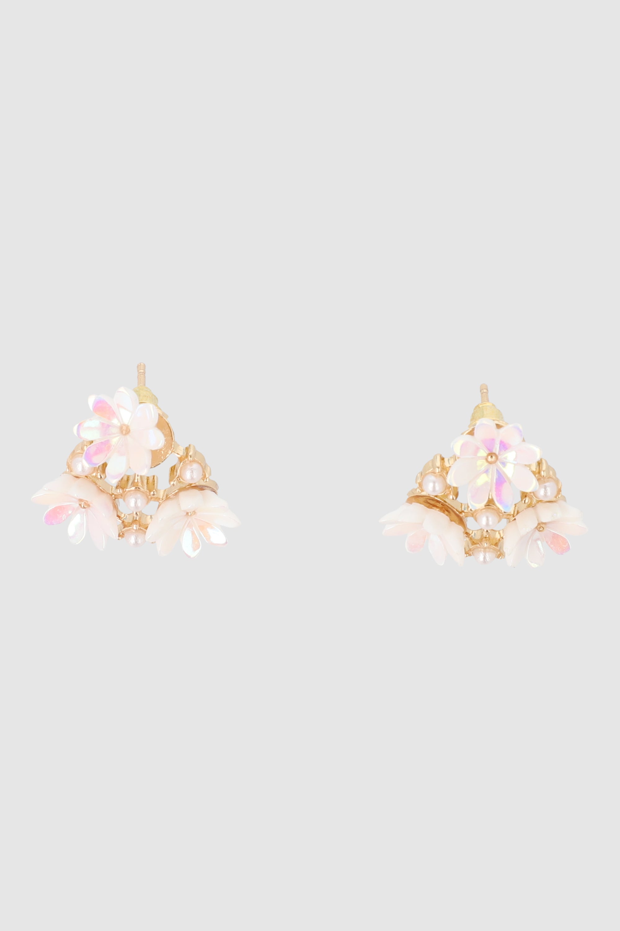 ARETES MINI FLORES COLOR BLANCO