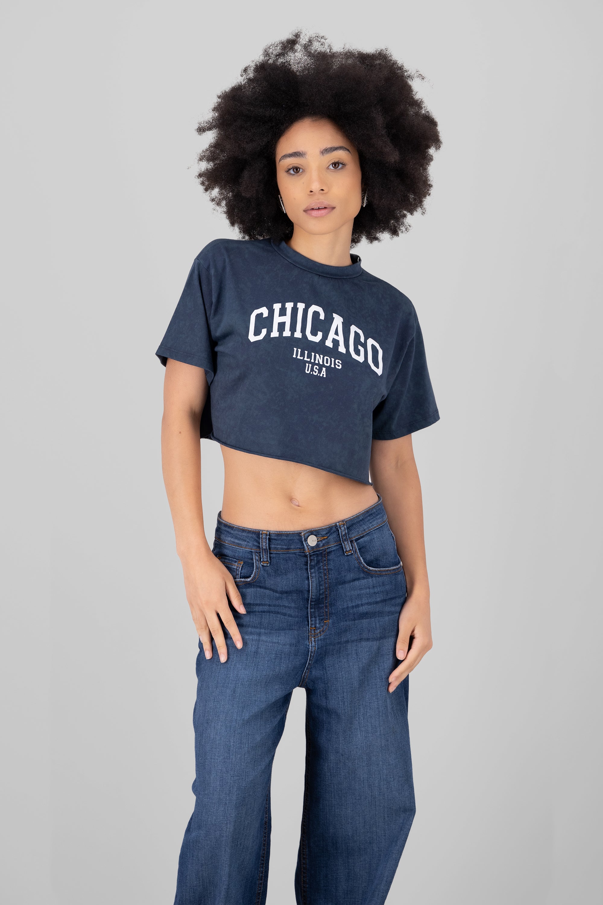 Crop Playera Acid Wash Chicago Dark gray