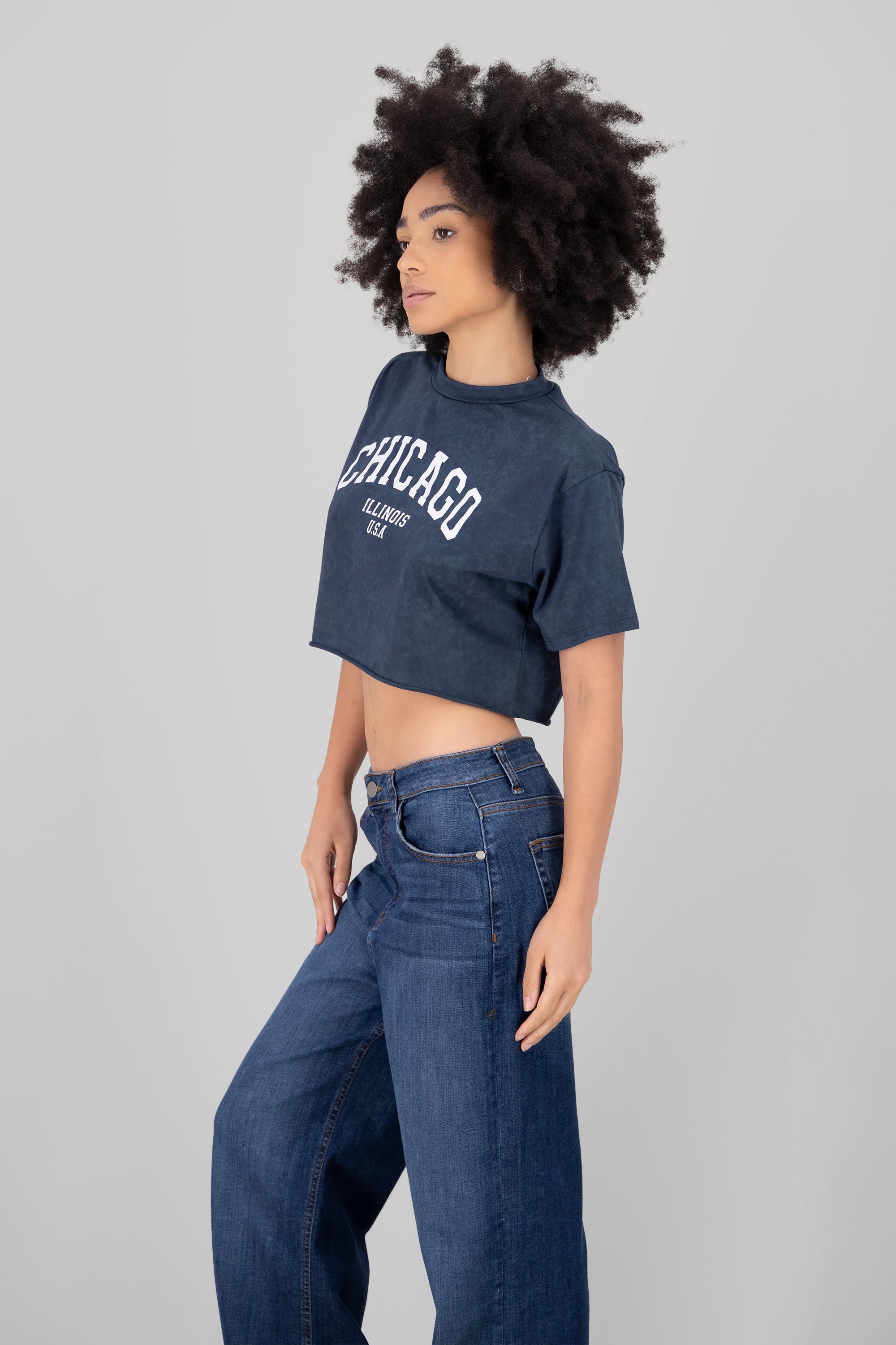 Crop Playera Acid Wash Chicago Dark gray
