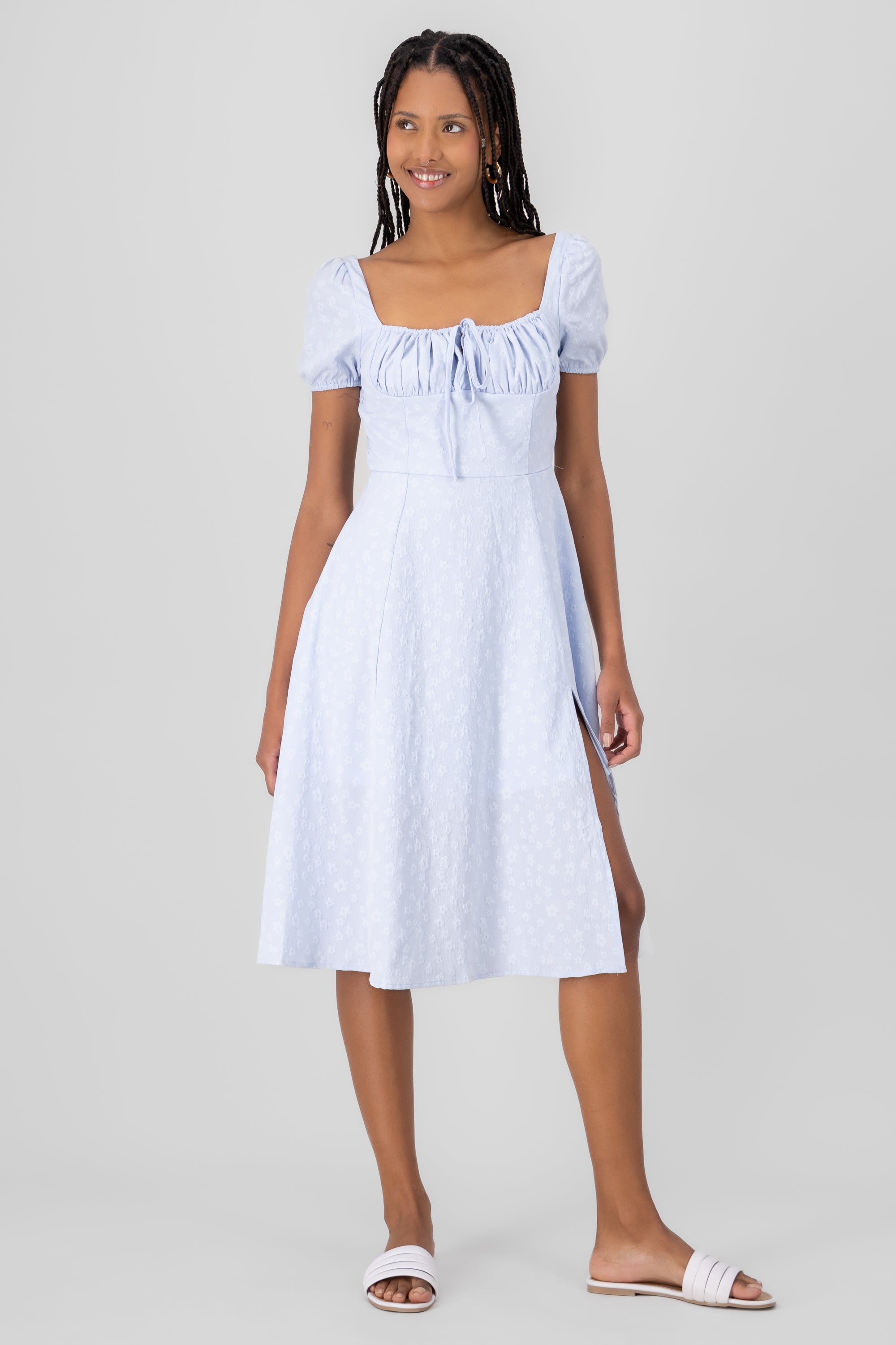 Vesido maxi escote plisado textura flores AZUL PASTEL