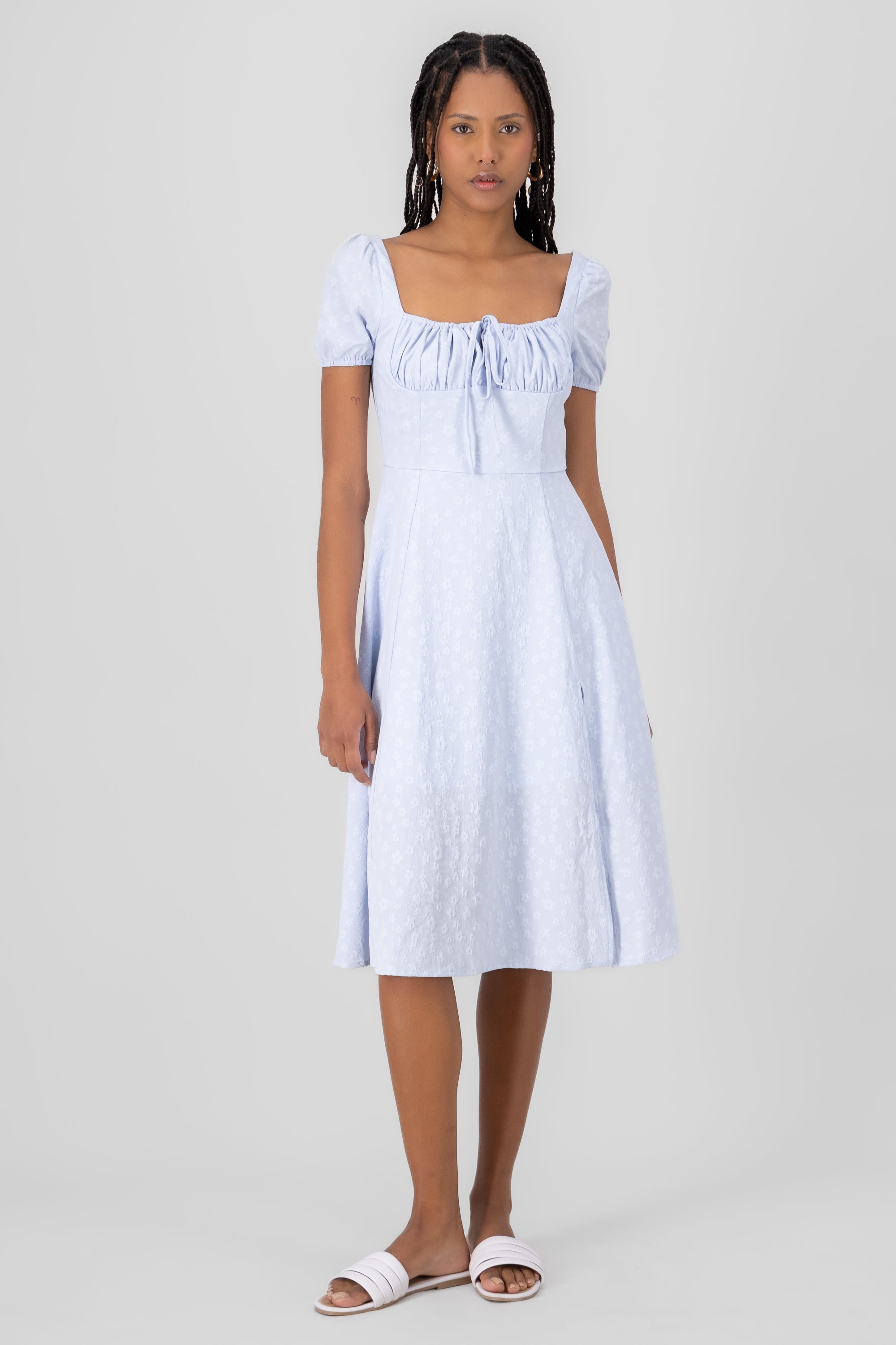 Vesido maxi escote plisado textura flores AZUL PASTEL