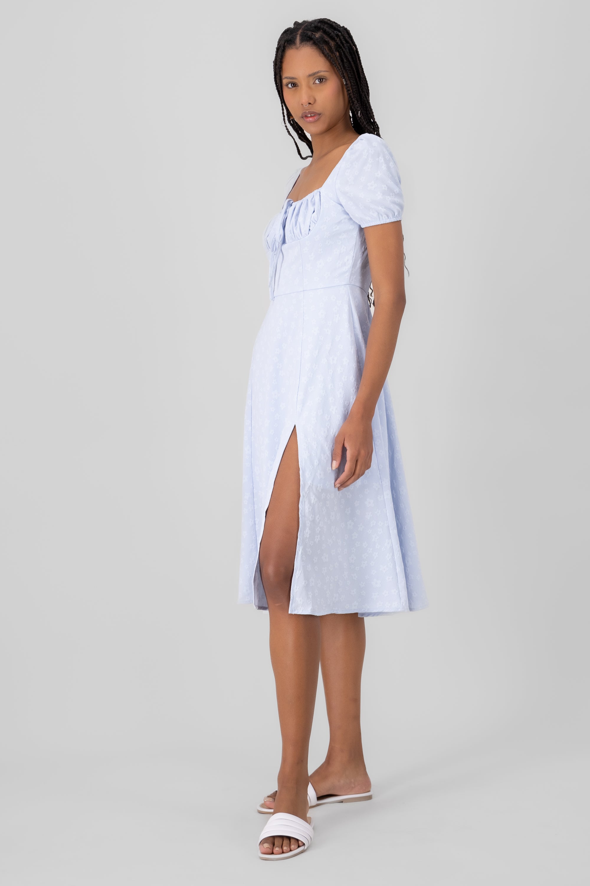Vesido maxi escote plisado textura flores AZUL PASTEL