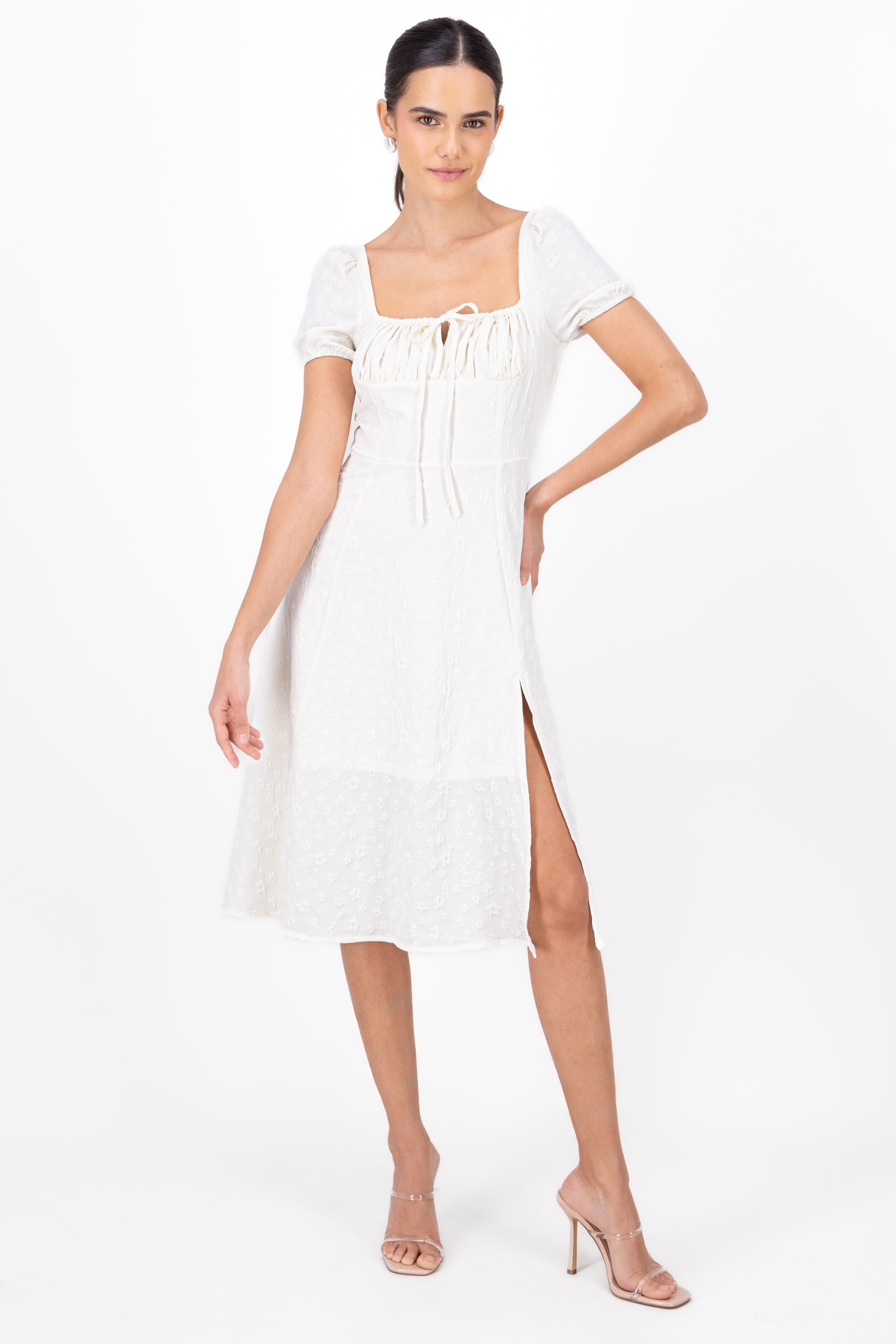 Vesido maxi escote plisado textura flores BLANCO