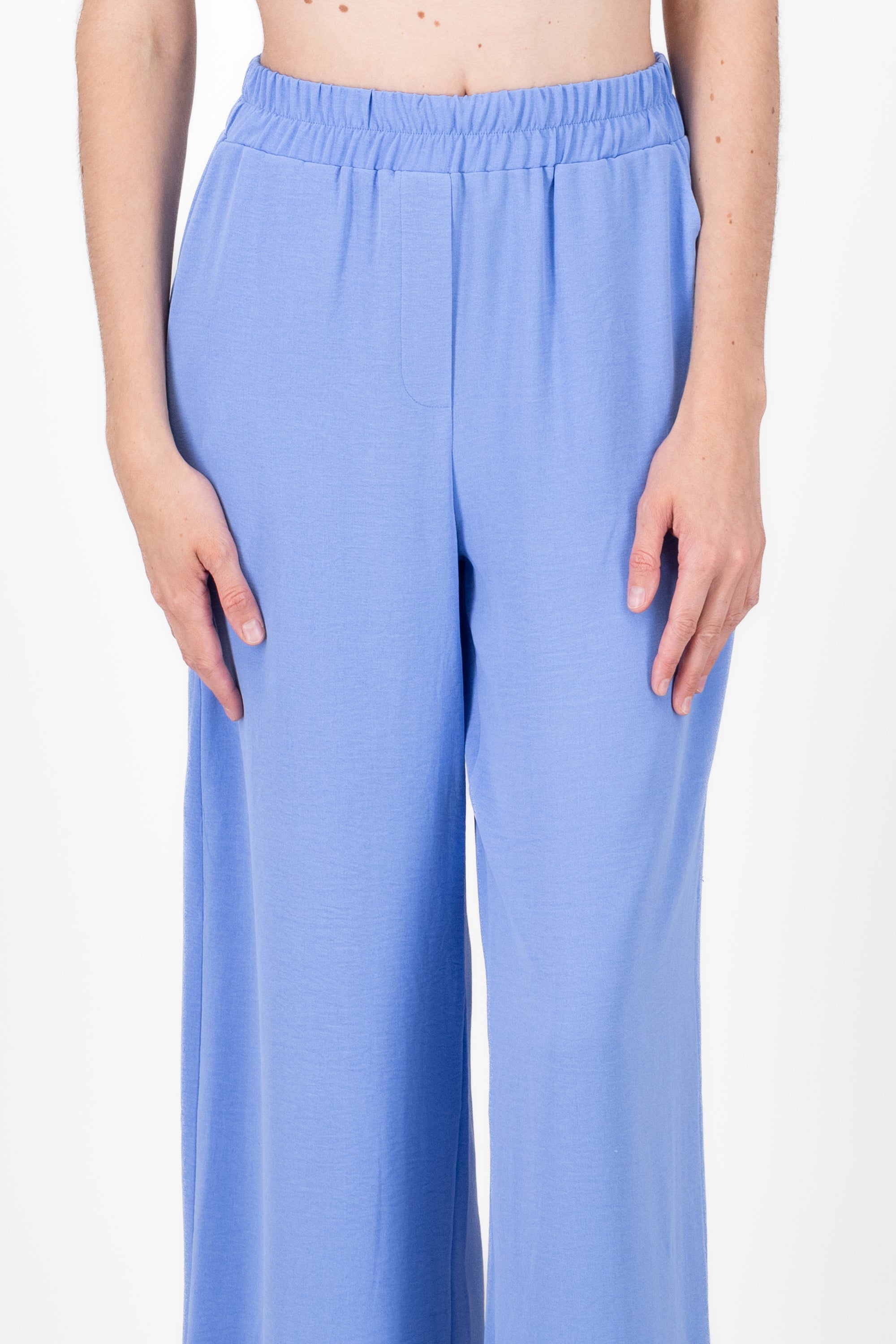 Spread smooth pants Sky blue