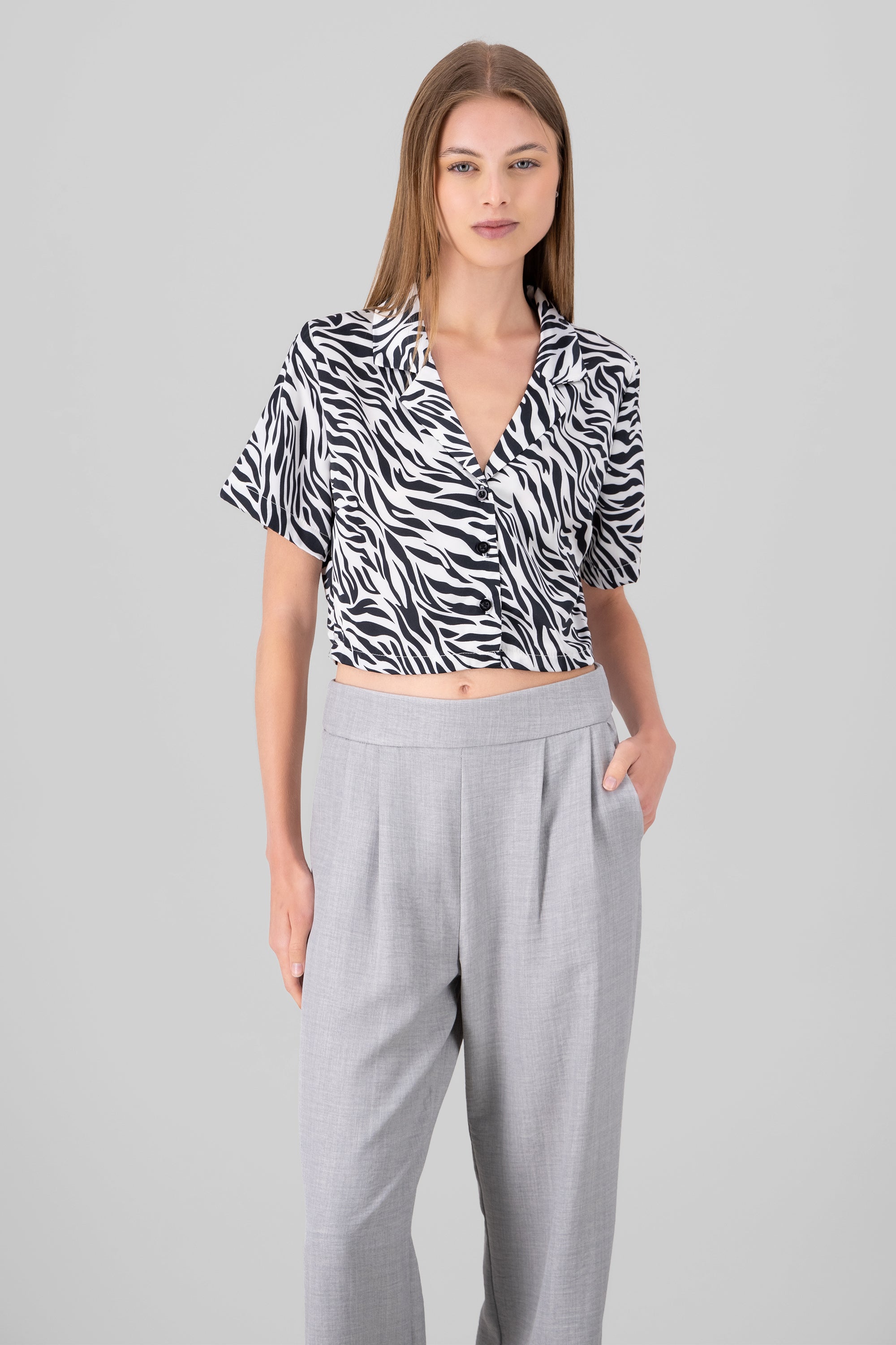 Camisa crop animal print BLANCO COMBO