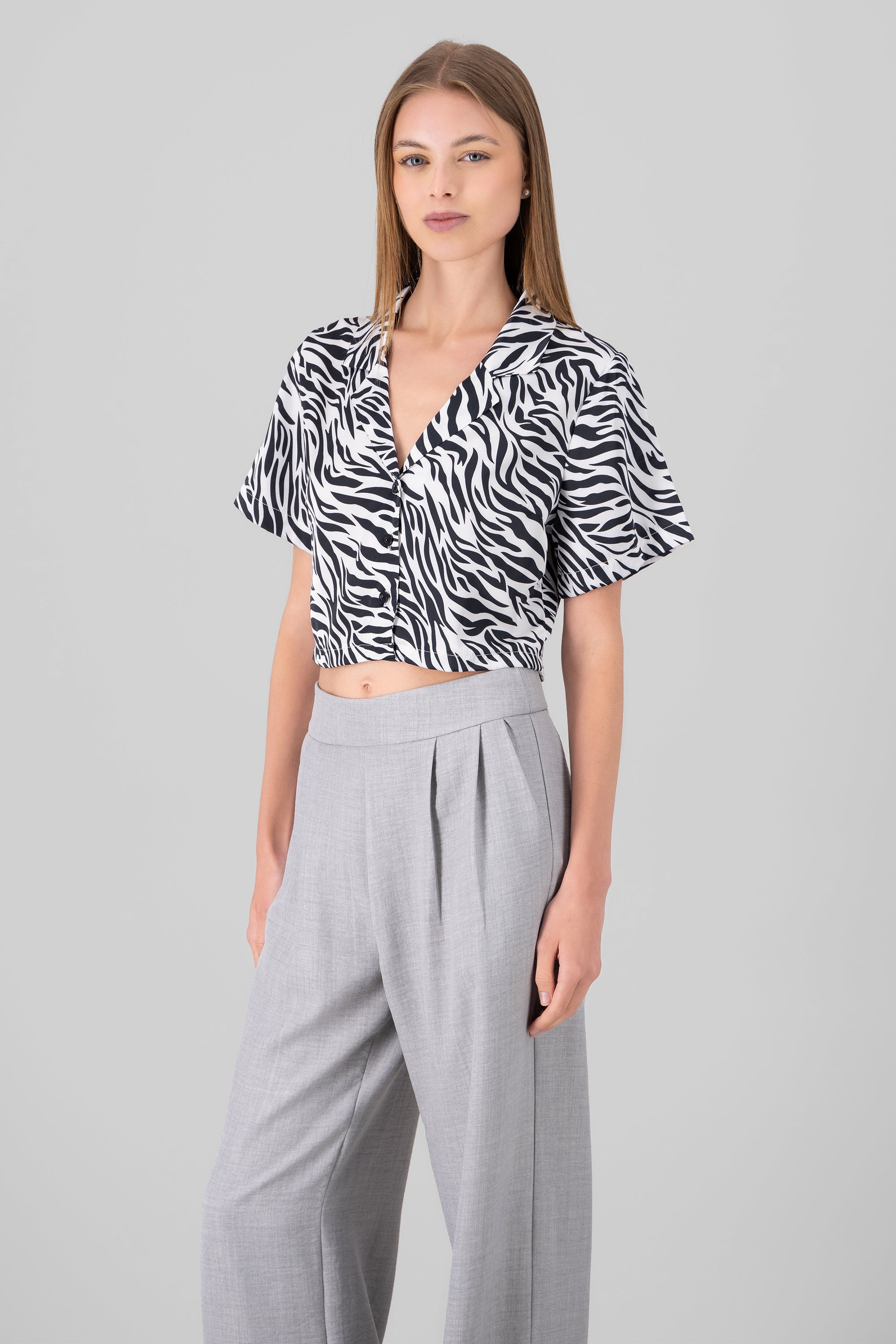 Camisa crop animal print BLANCO COMBO