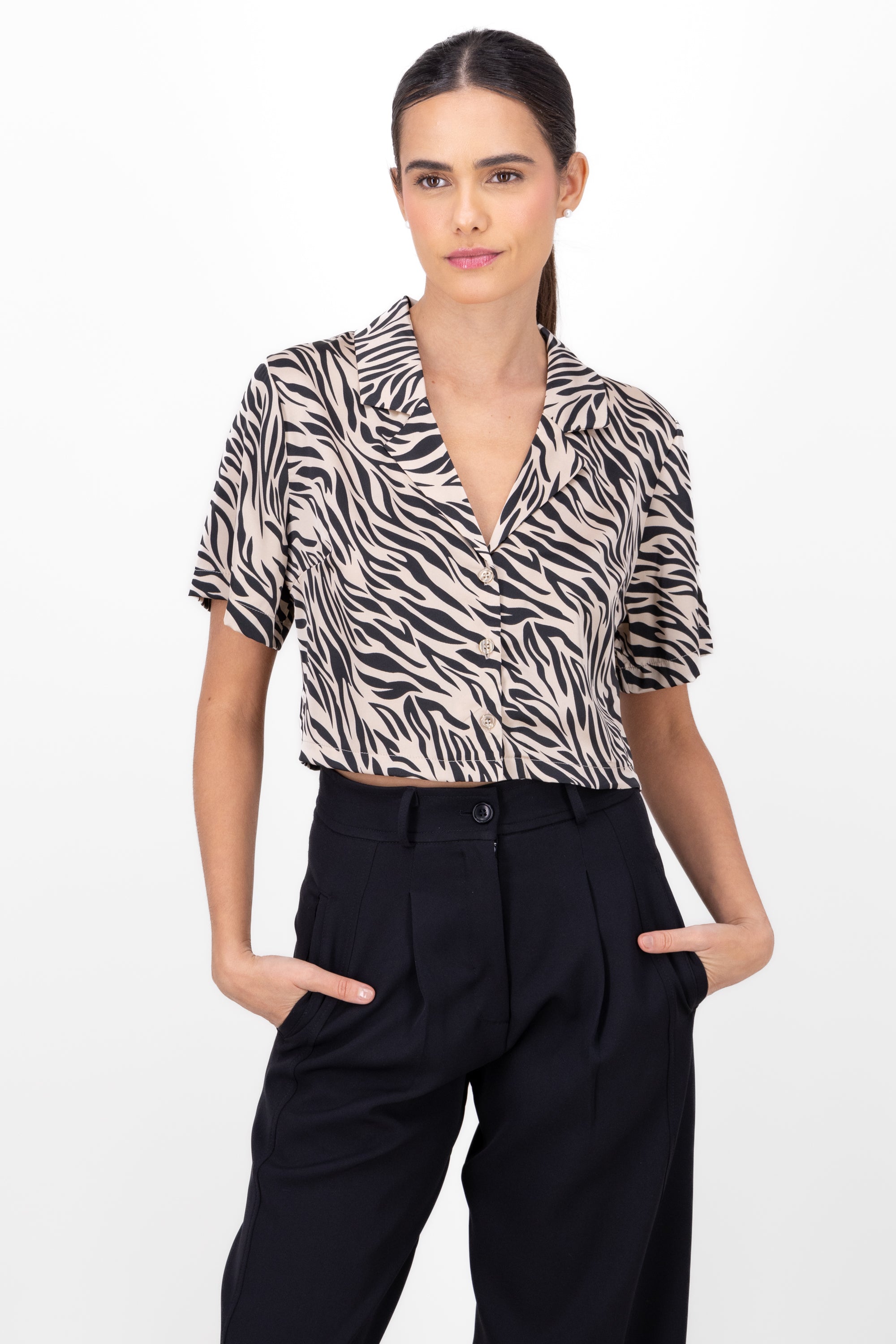 Camisa crop animal print NEGRO COMBO