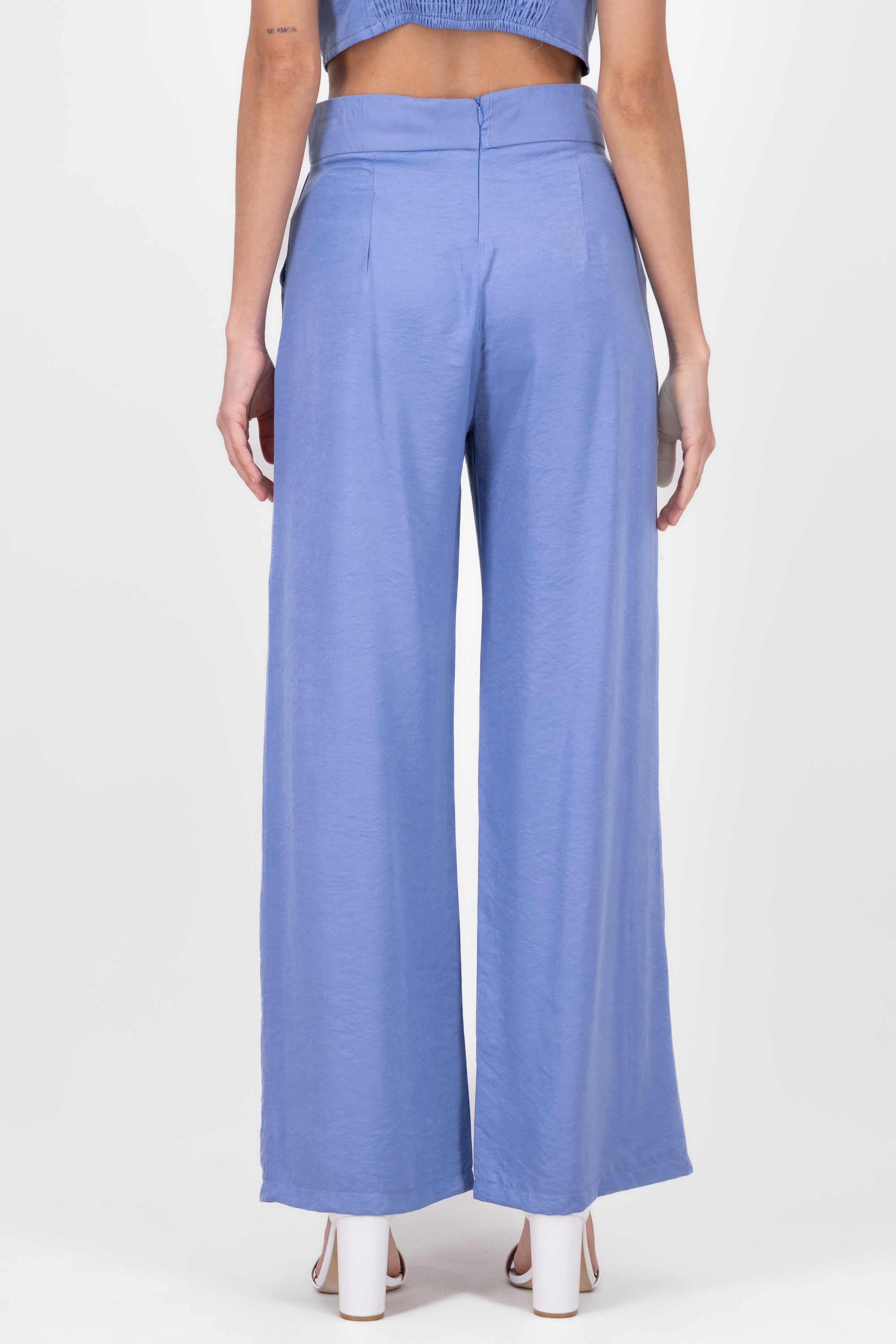 Pantalon amplio pinzas AZUL CIELO