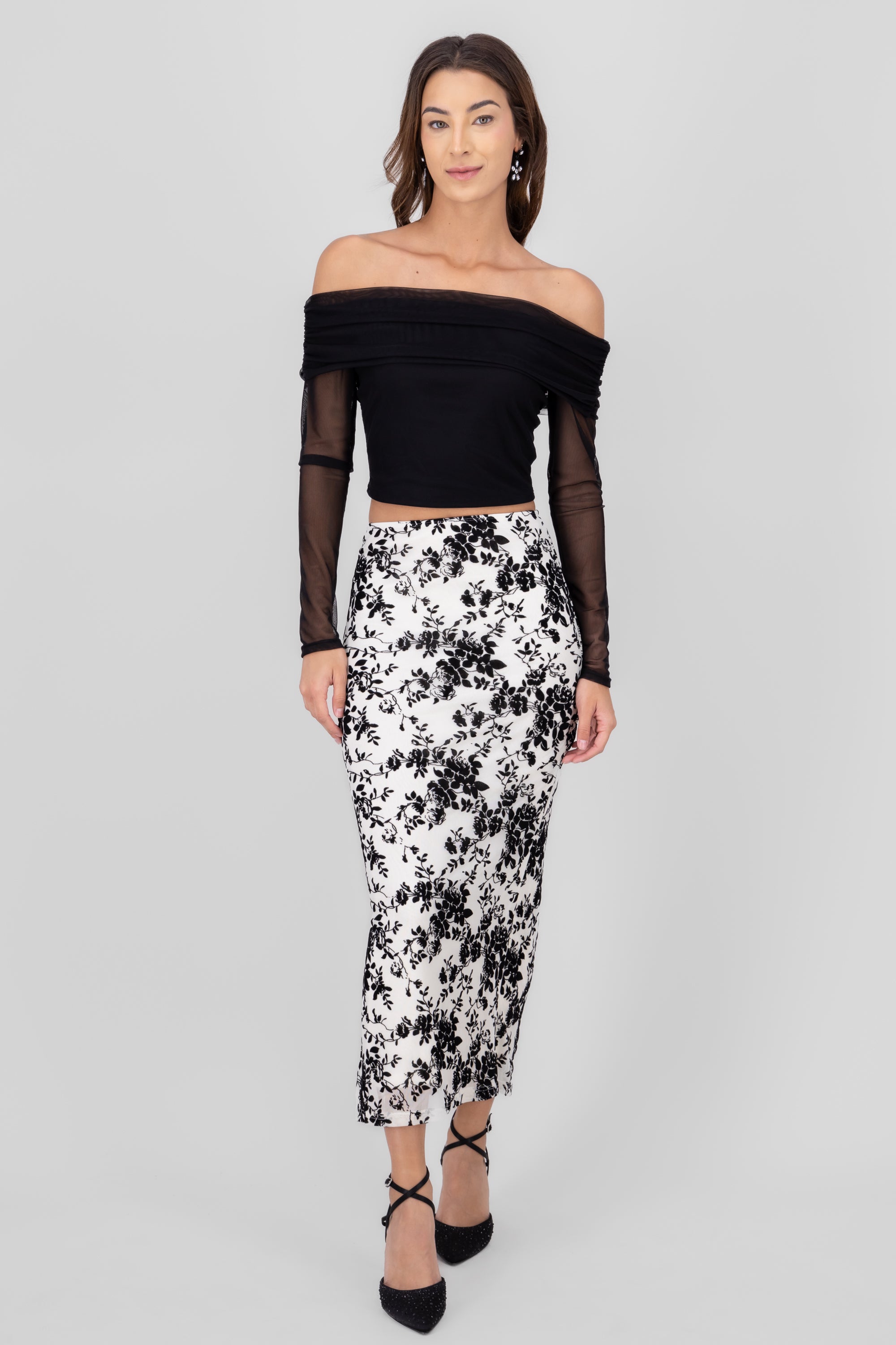 Falda midi mesh flock flores NEGRO BLANCO