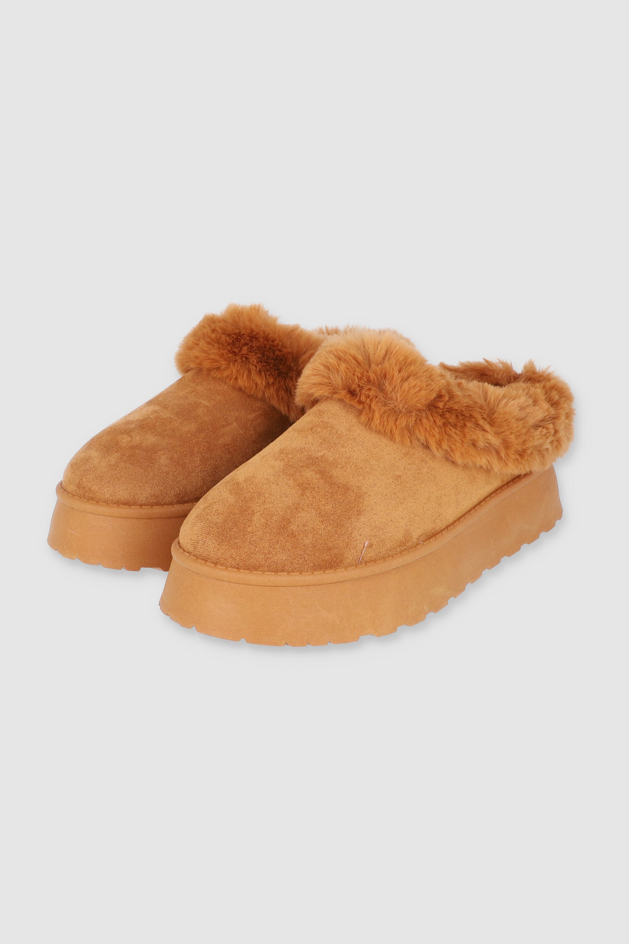 Pantufla Peluda Mula CAMELLO