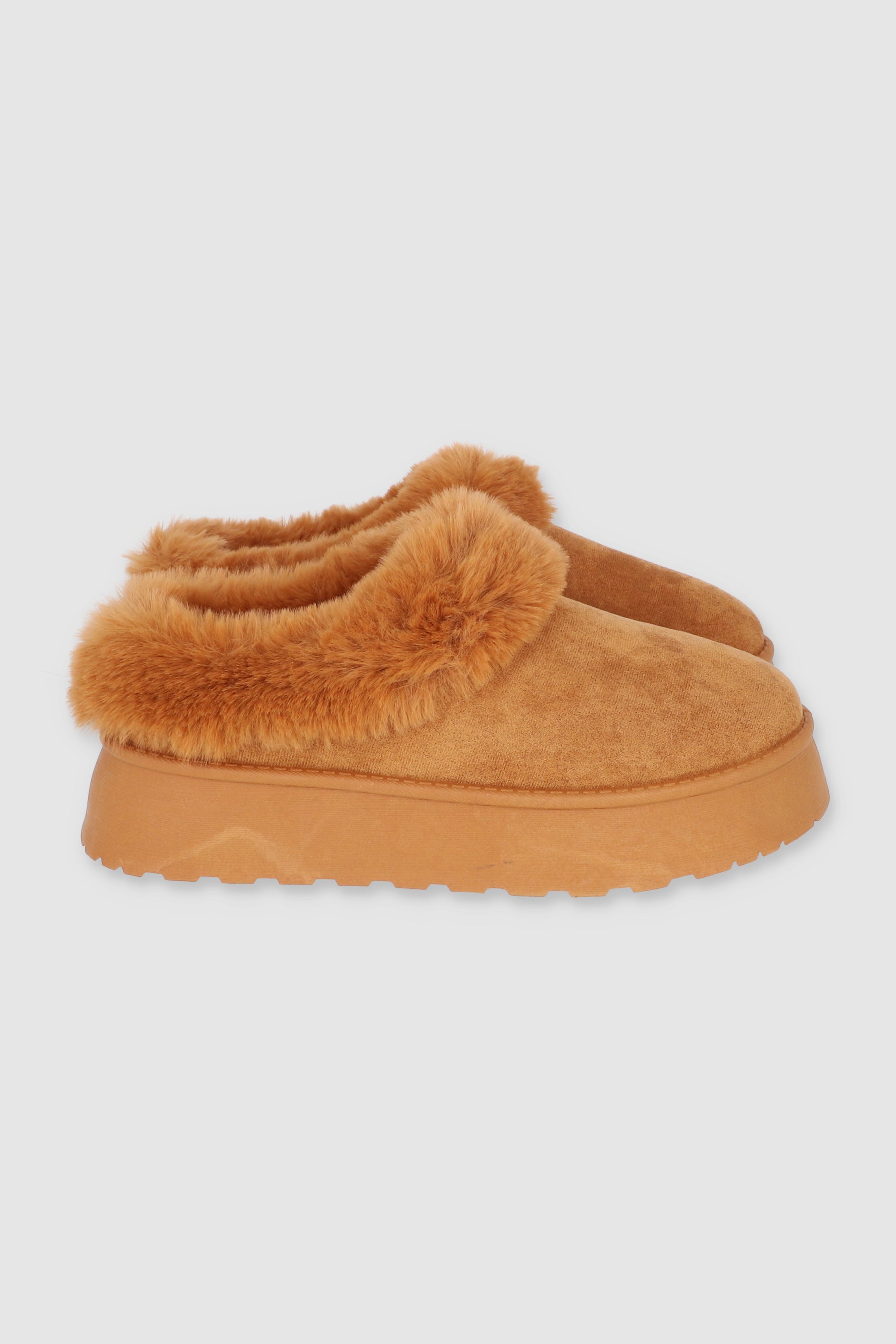 Pantufla Peluda Mula CAMELLO