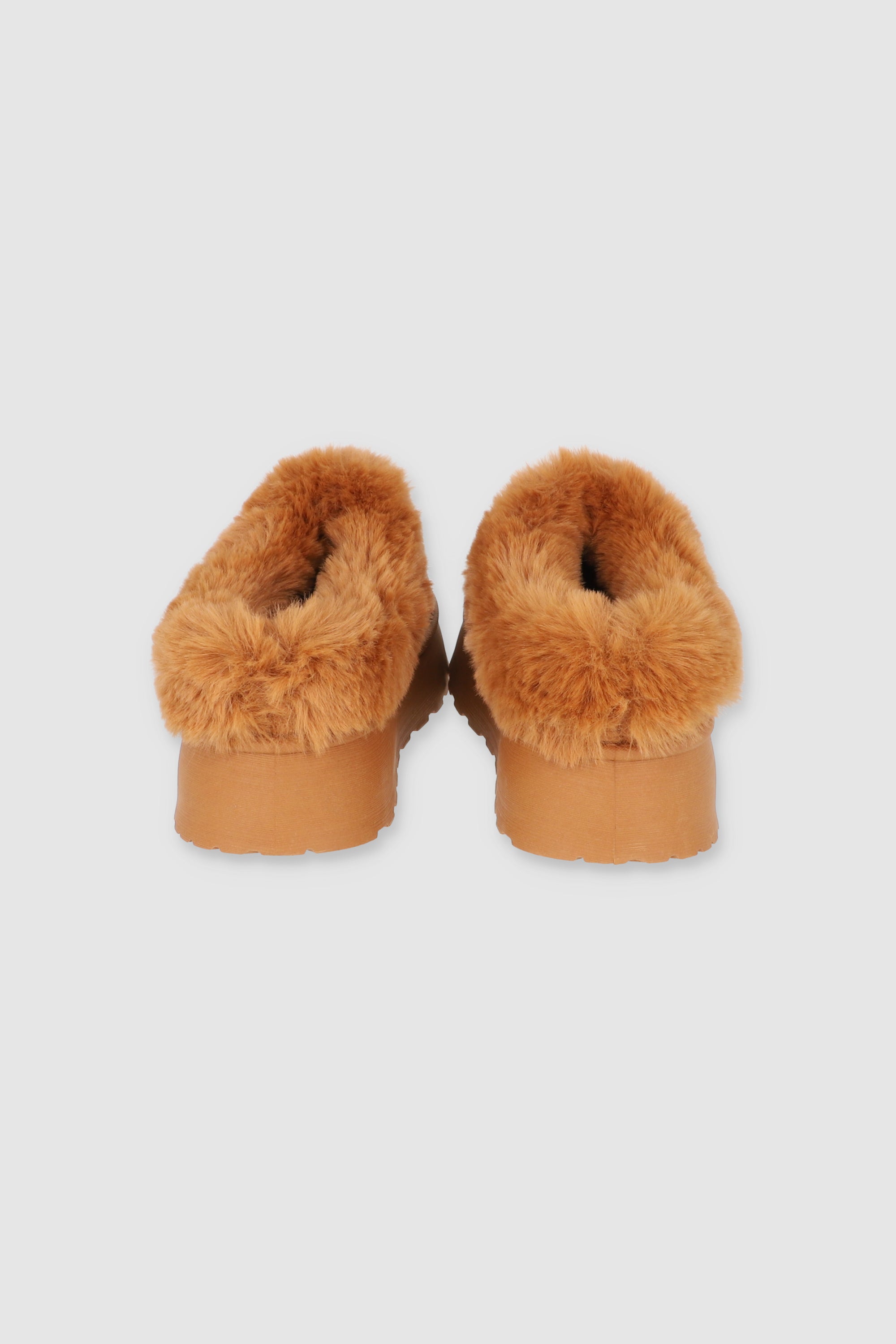 Pantufla Peluda Mula CAMELLO