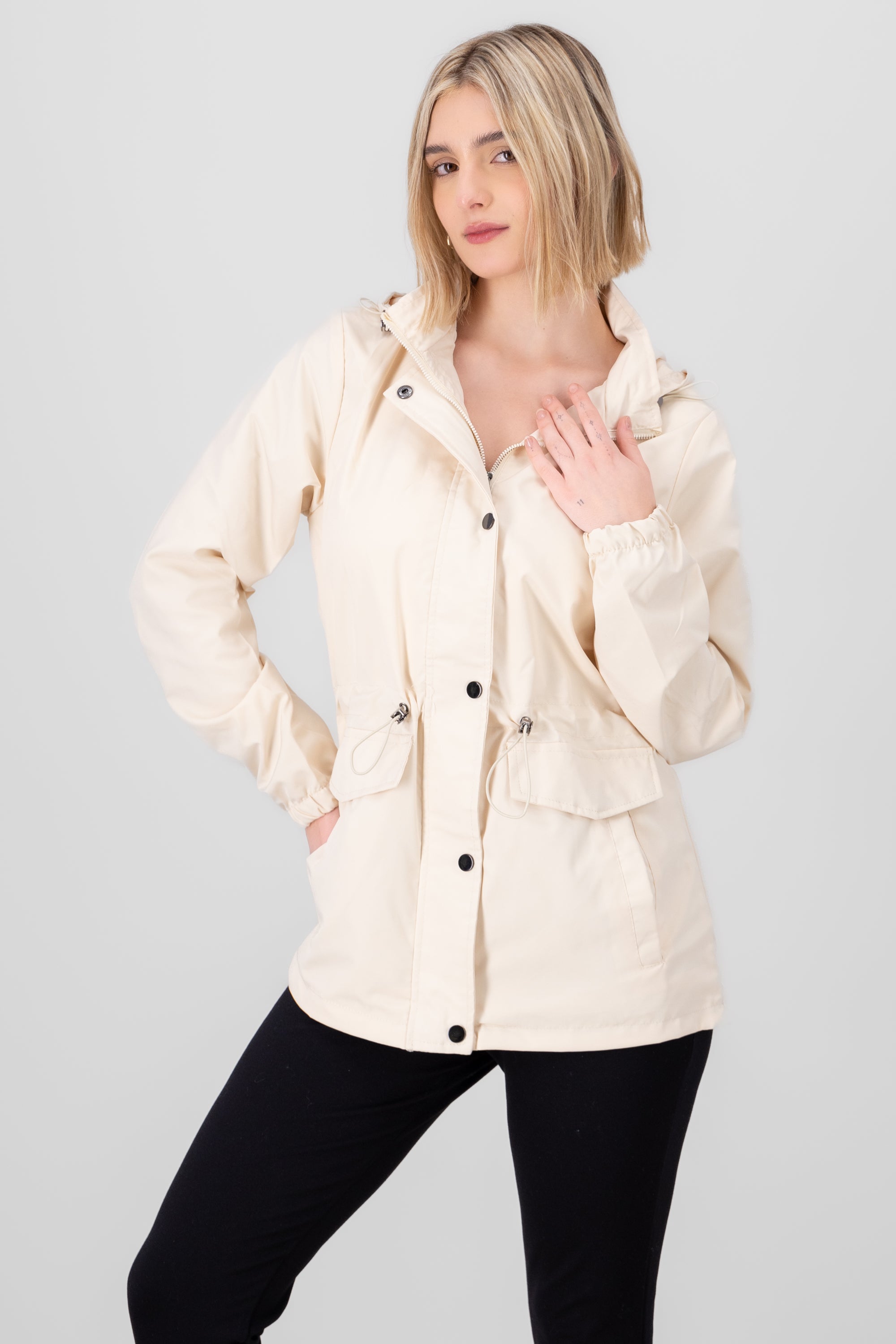 Gabardina corta botones CREMA