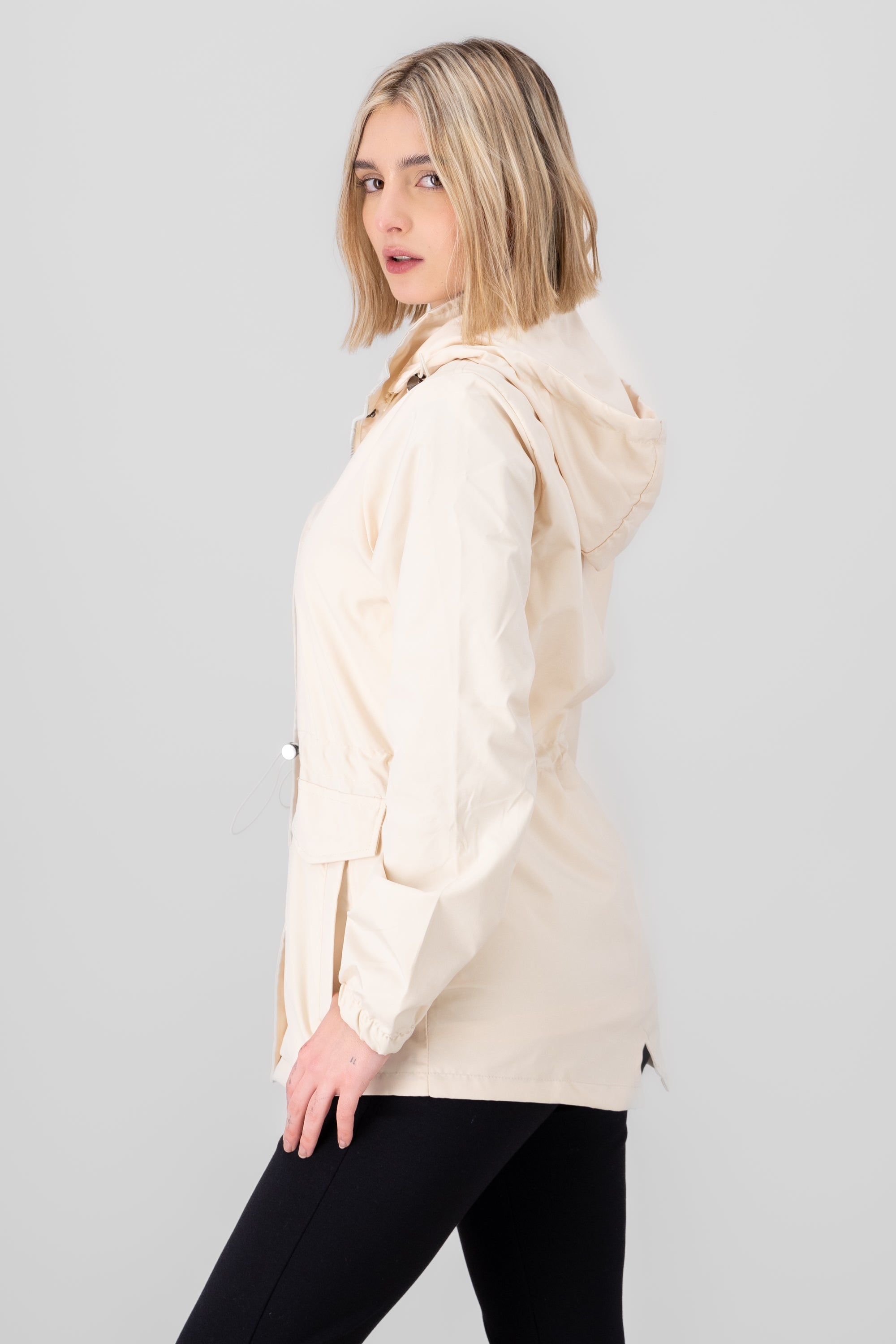 Gabardina corta botones CREMA