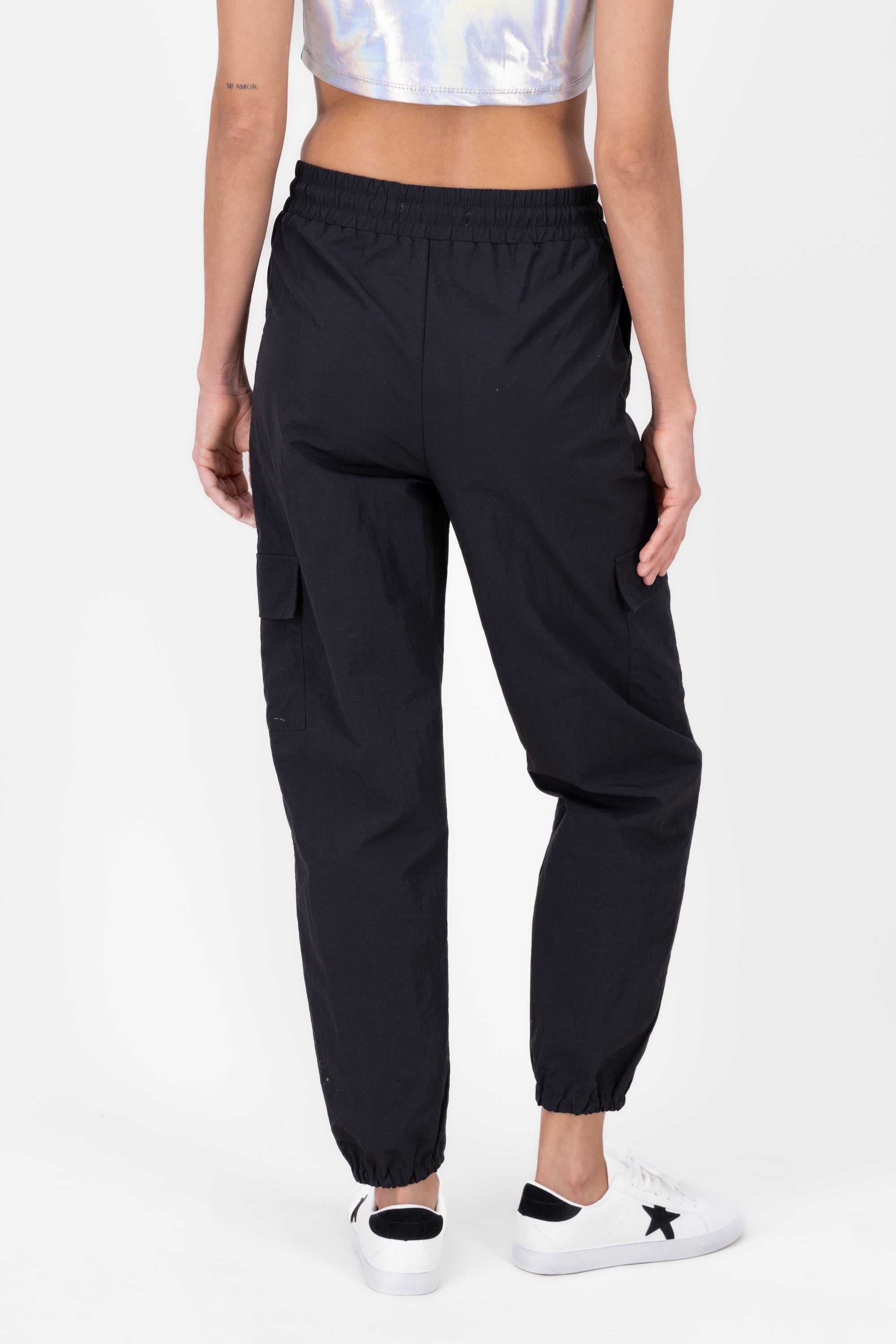 Pantalon parachute liso NEGRO