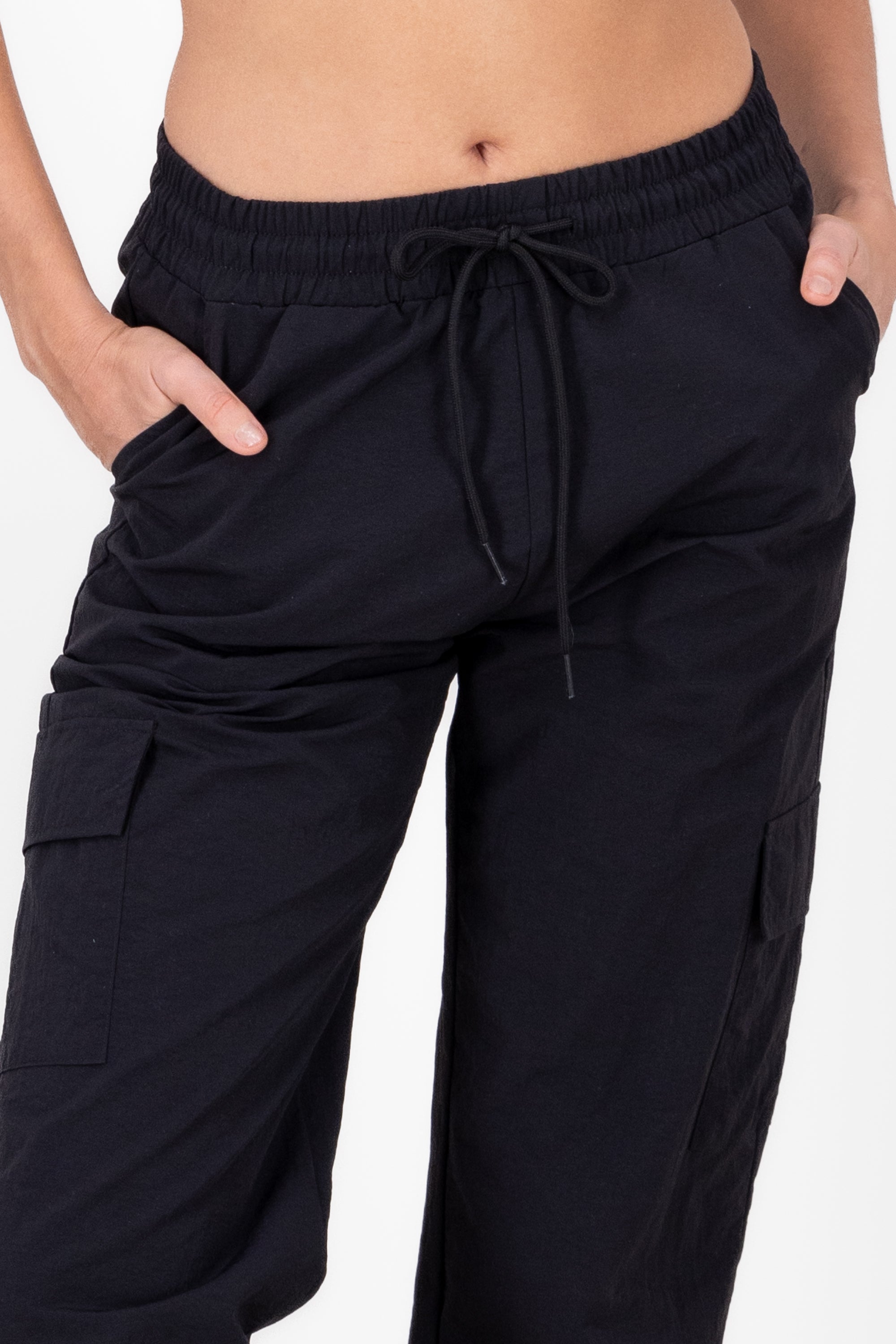 Pantalon parachute liso NEGRO