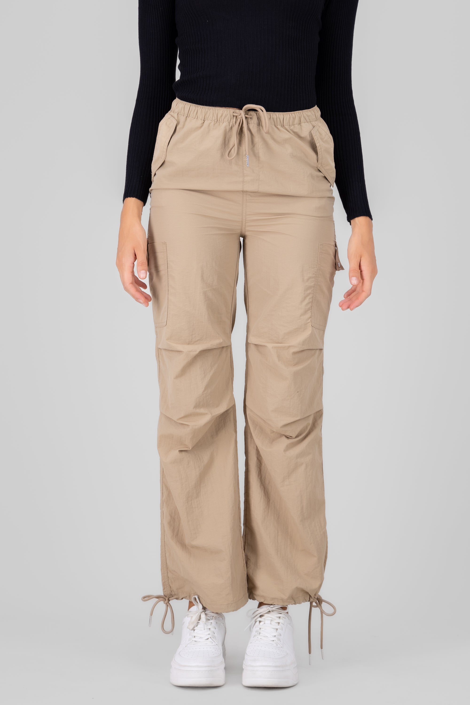 Pantalon parachute liso KHAKI